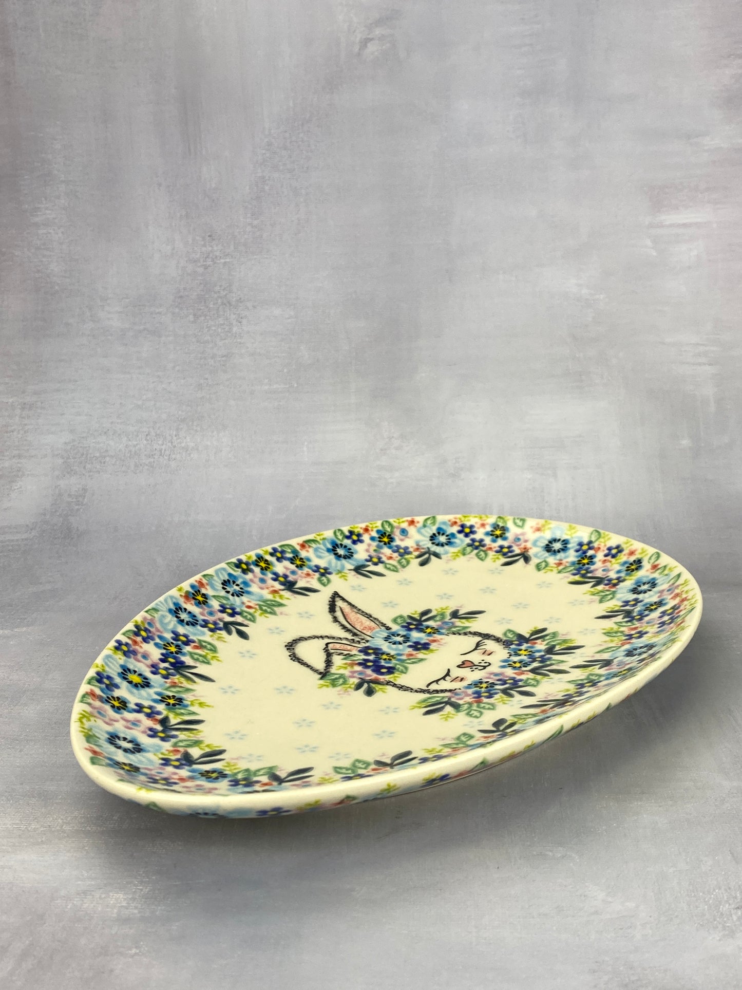 Medium Egg Shaped Platter - Shape V192 - Blue Bunny