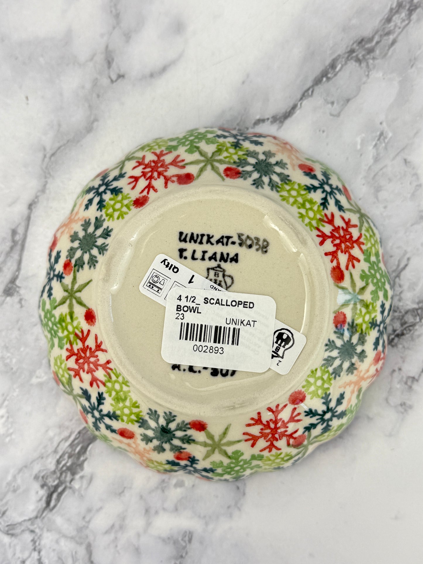 4.5" Unikat Scalloped Bowl - Shape 23 - Pattern U5038
