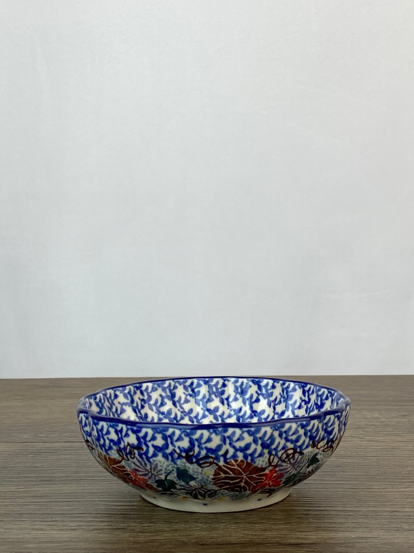 4.5" Unikat Scalloped Bowl - Shape 23 - Pattern U4741