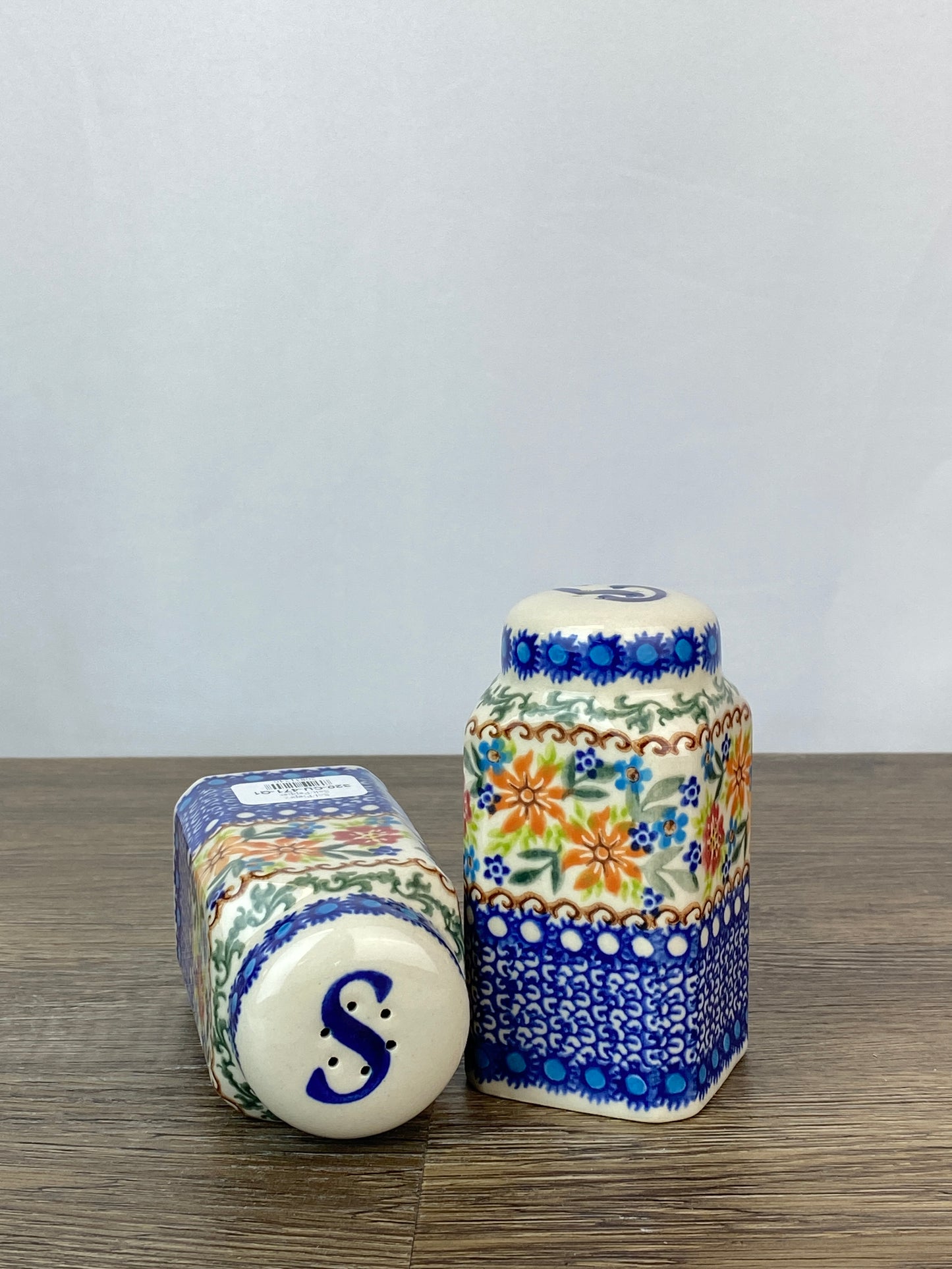 Vena Unikat Stovetop Salt and Pepper Set - Shape V320 - Warm Flowers