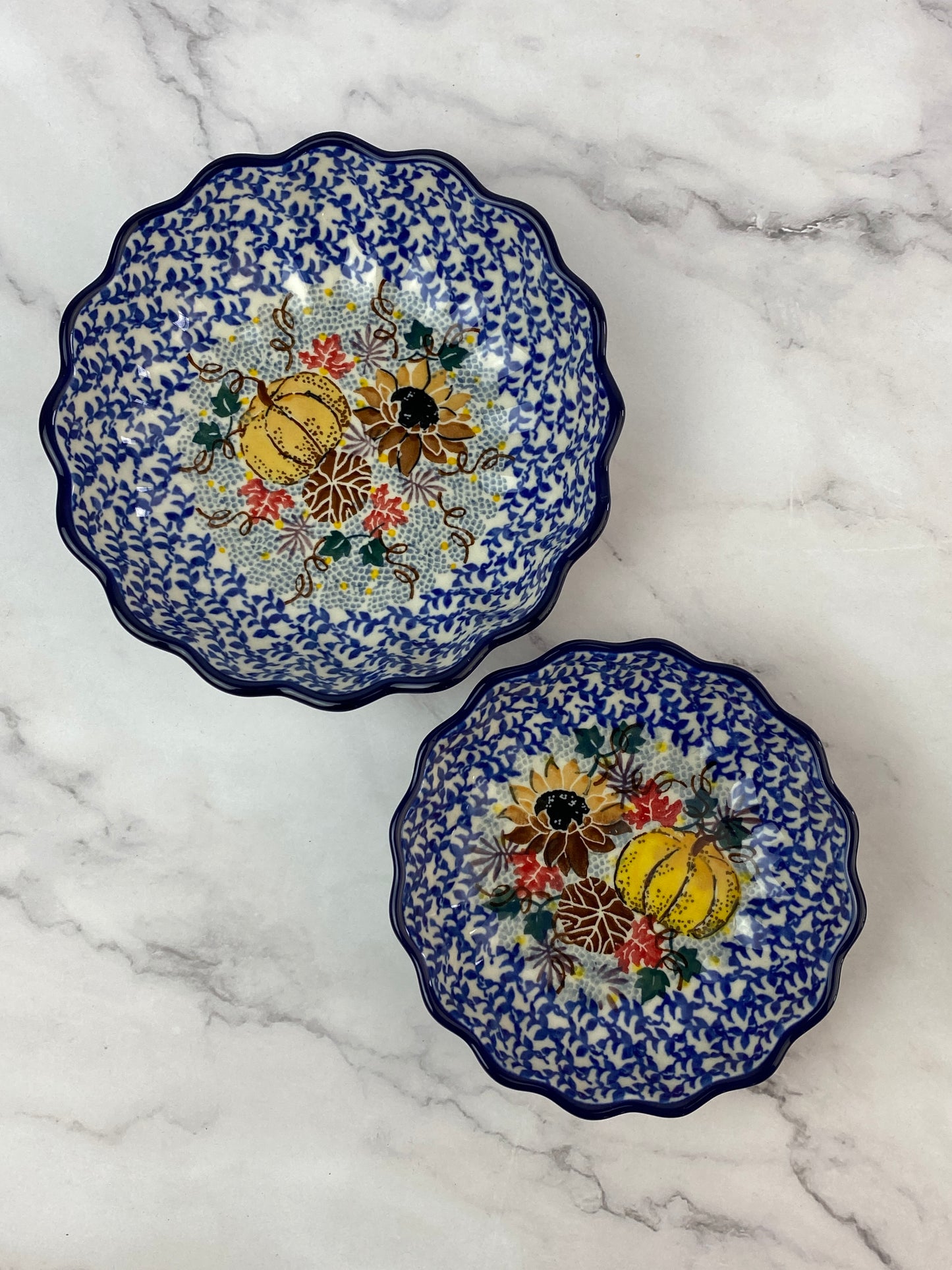 Unikat Medium Scalloped Bowl - Shape 972 - Pattern U4741