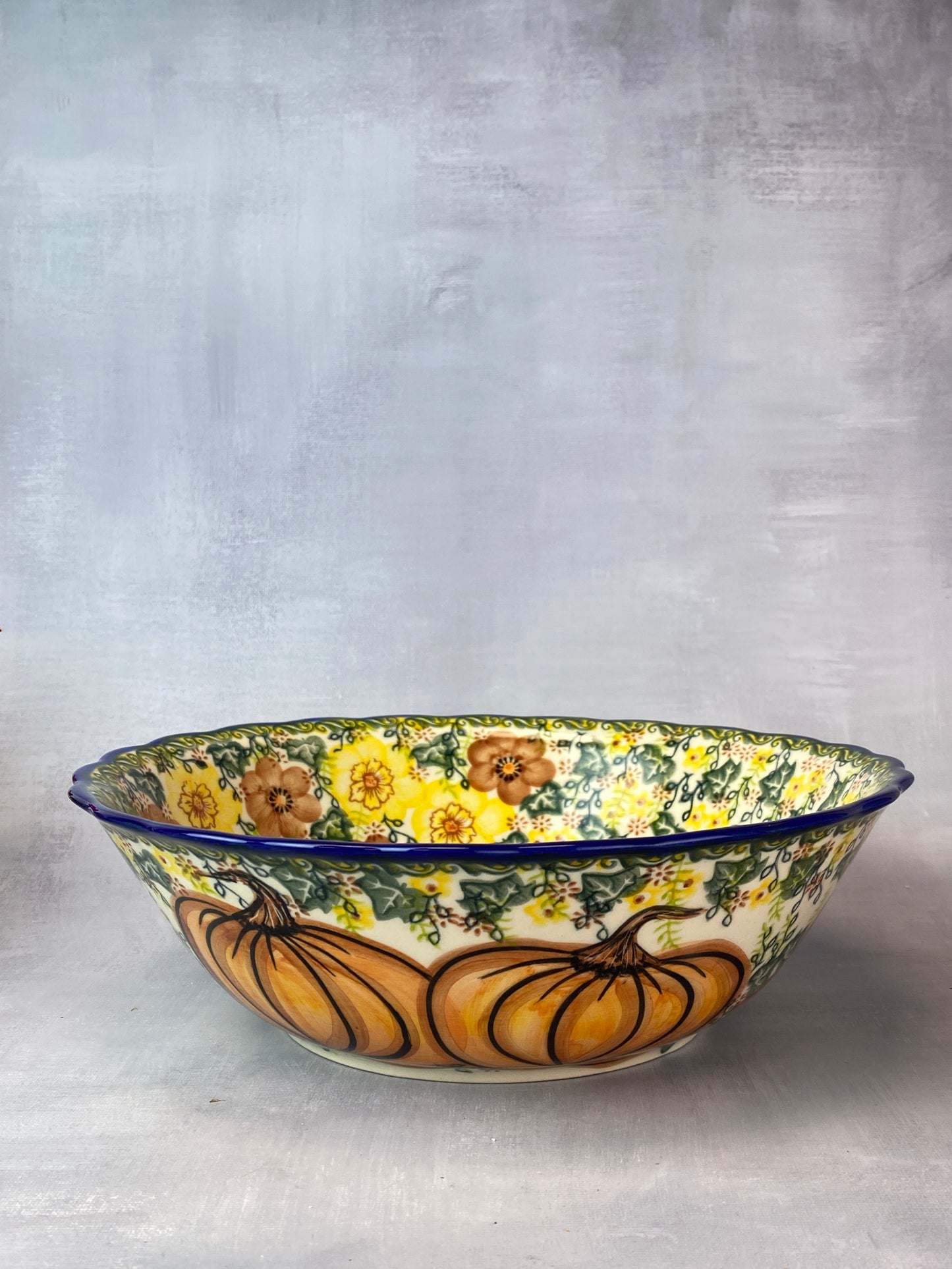 Vena Unikat Large Ruffled Bowl - Shape V204 - Pumpkin A567