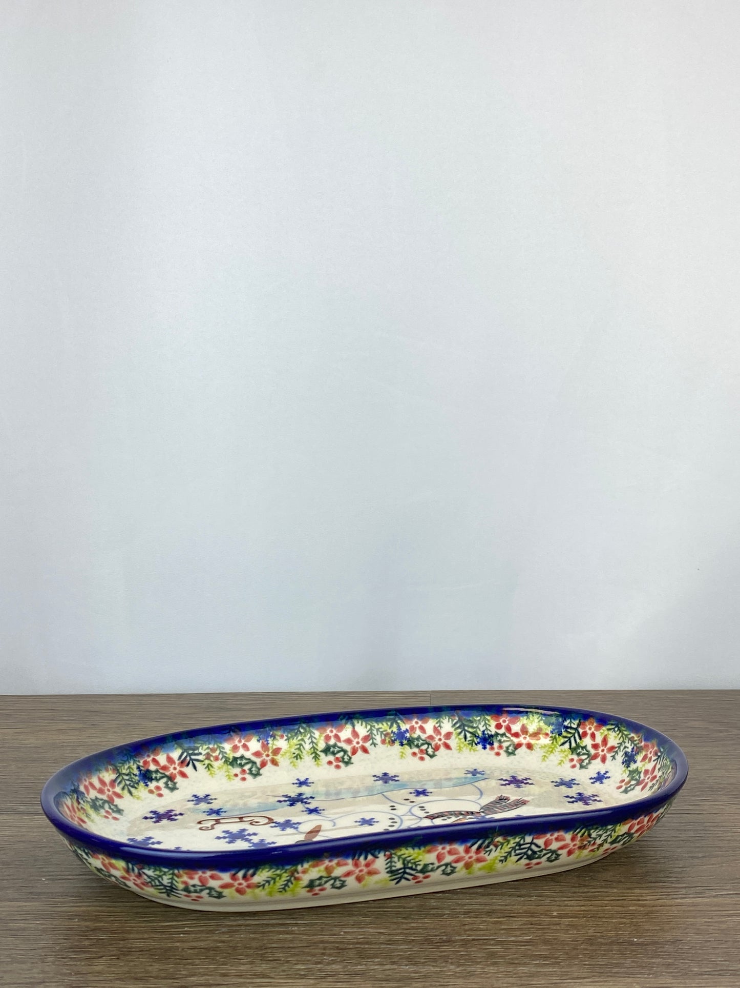 Vena Unikat Oval Holiday Tray - Shape V117 - Pattern U583 Cheery Snowmen