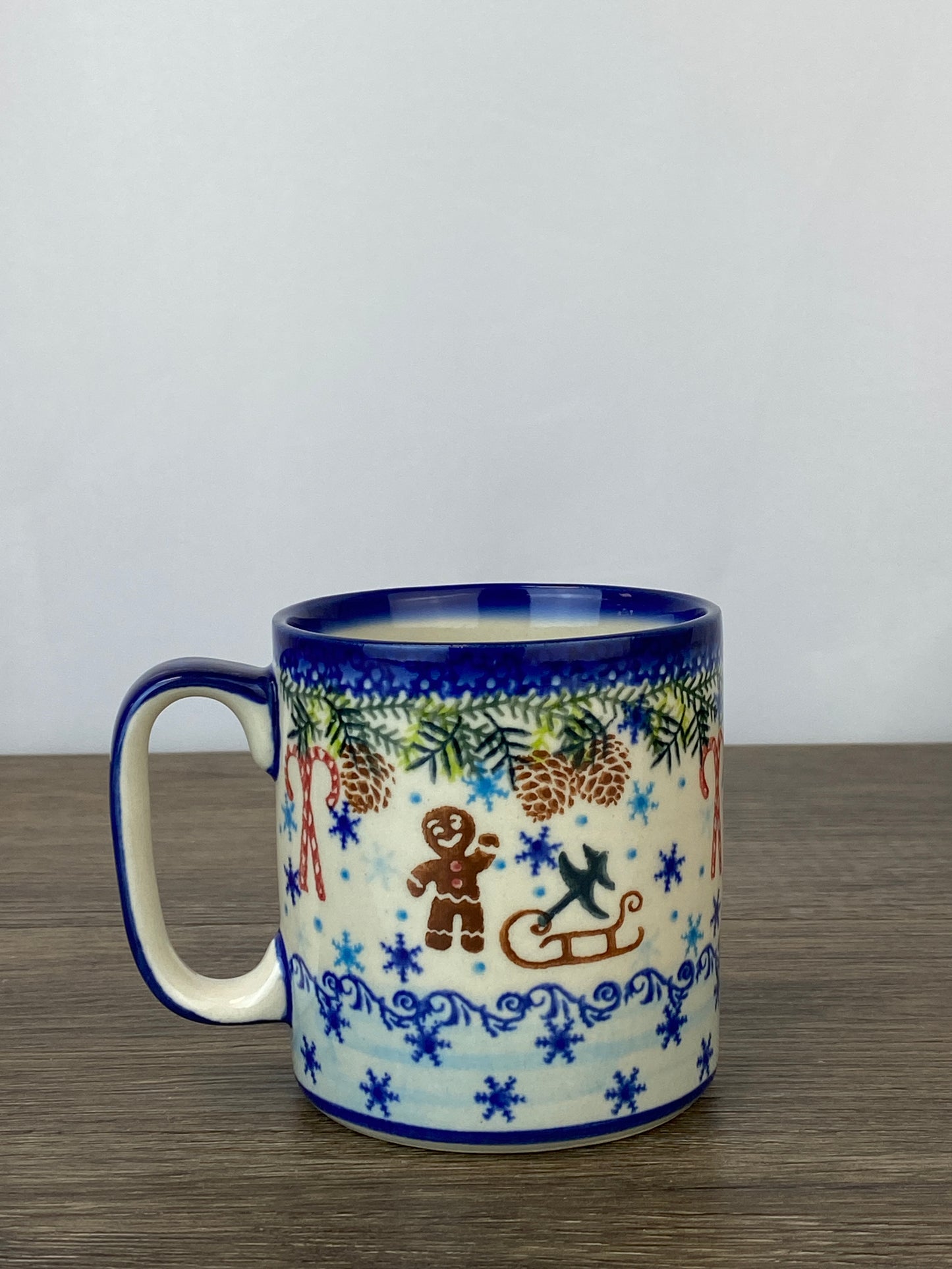 Vena Unikat 12oz Holiday Mug - Shape V055 - Pattern U626 Gingerbread Man