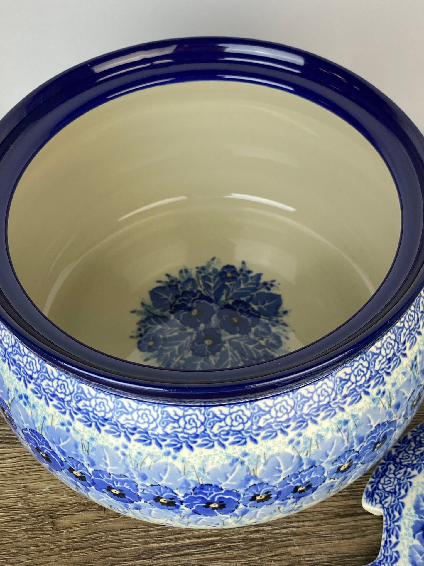 Unikat Soup Tureen and Ladle - Shapes 190 & 560 - Pattern U3639