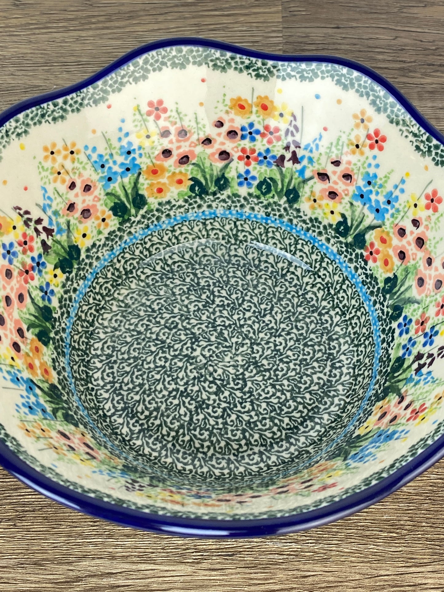 Small Wavy Unikat Bowl - Shape 691 - Pattern U4875