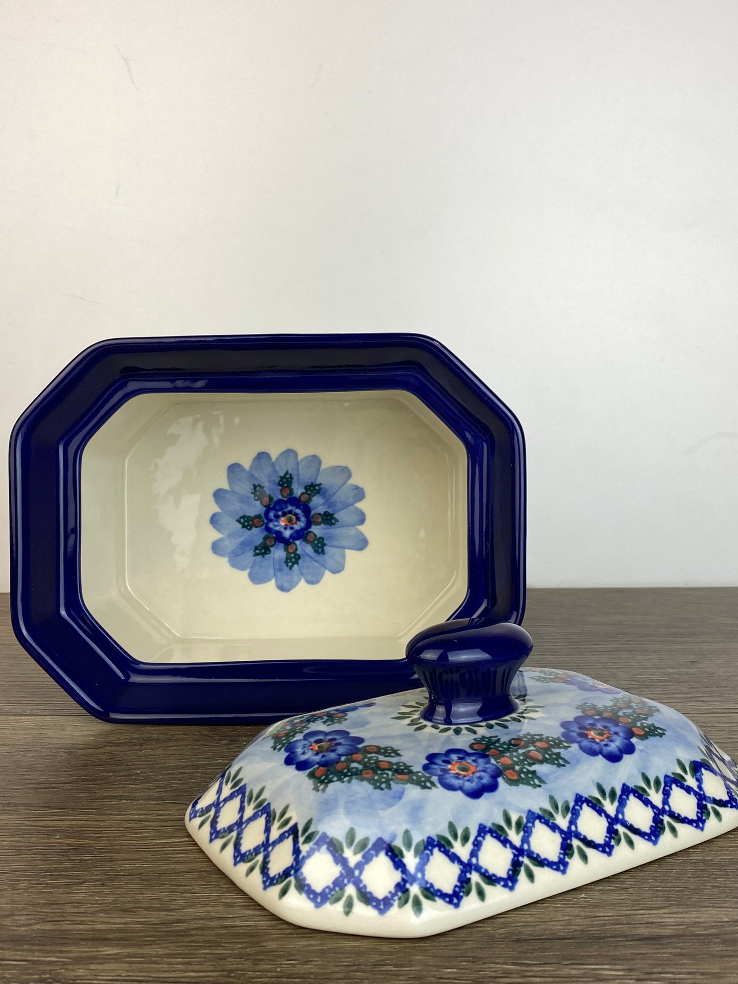 Medium Unikat Cake Box - Shape 384 - Pattern U1573