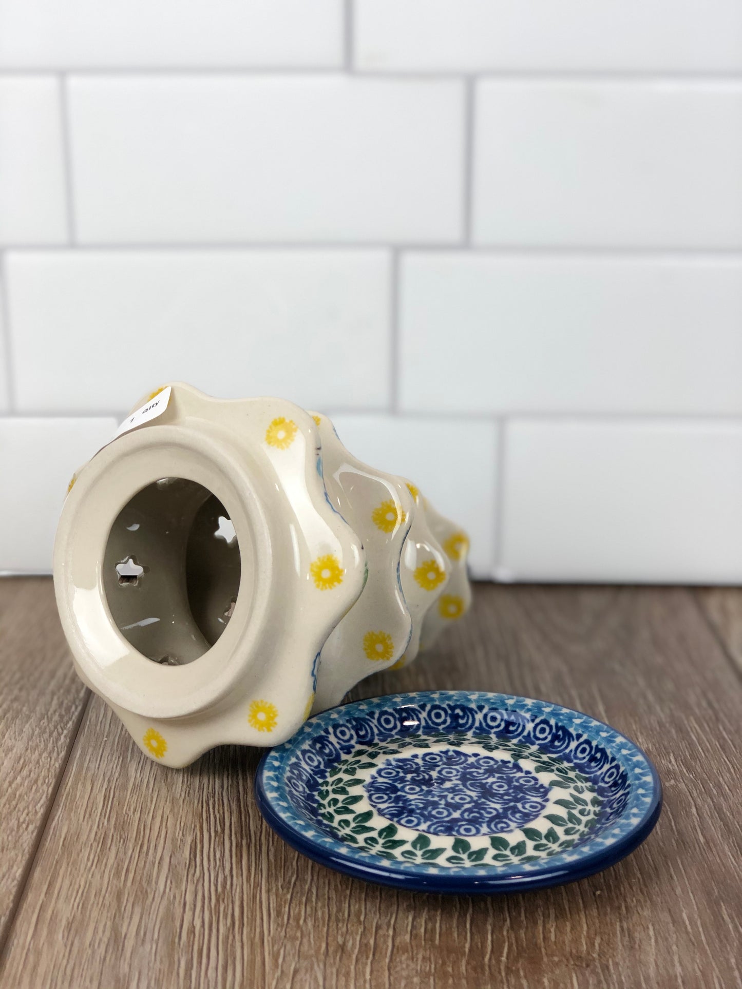 Small 6" Unikat Christmas Tree - Shape 512 - Pattern U3677