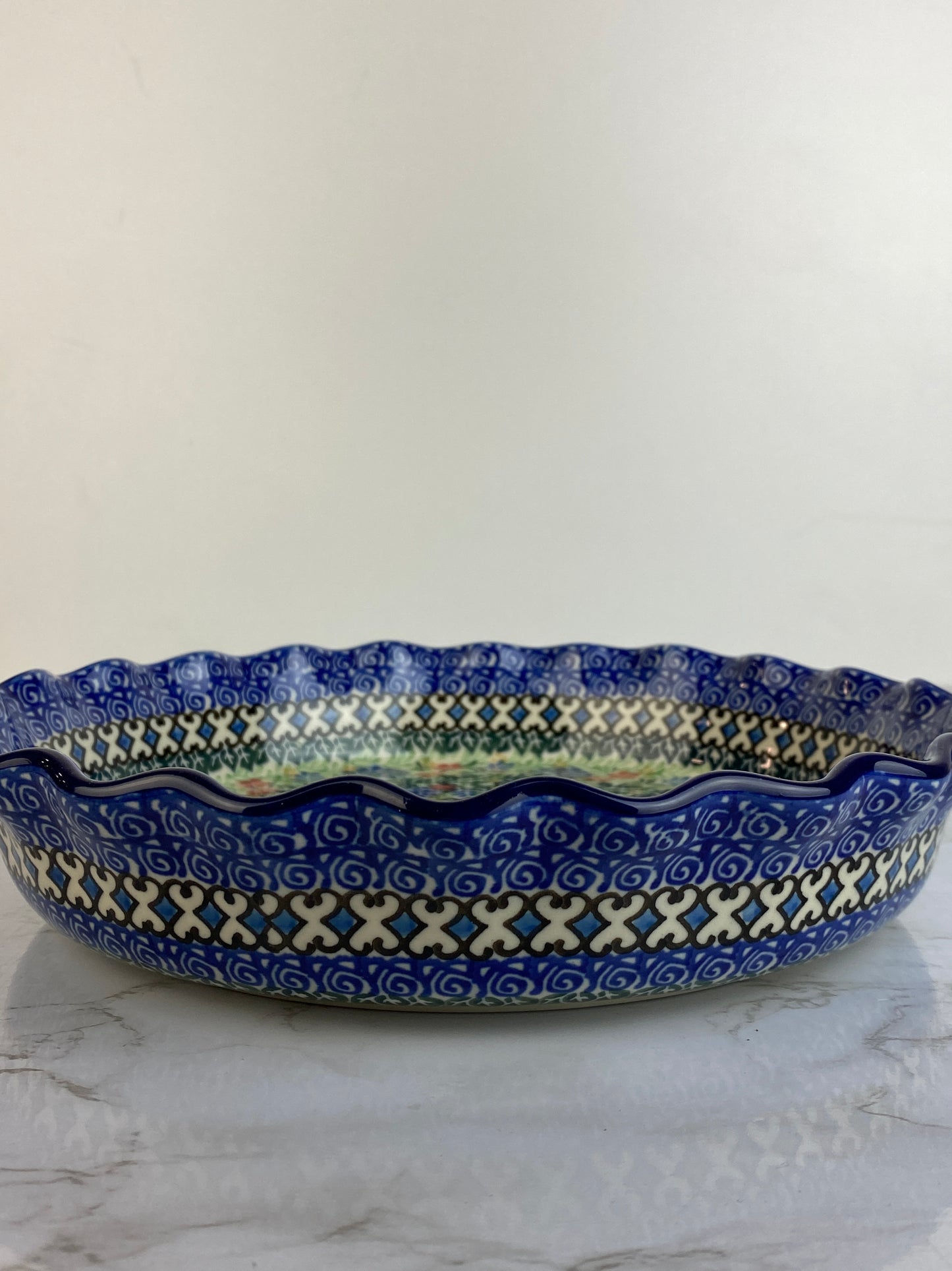 Ruffled Unikat Pie Plate / Round Baker - Shape 636 Pattern U2096