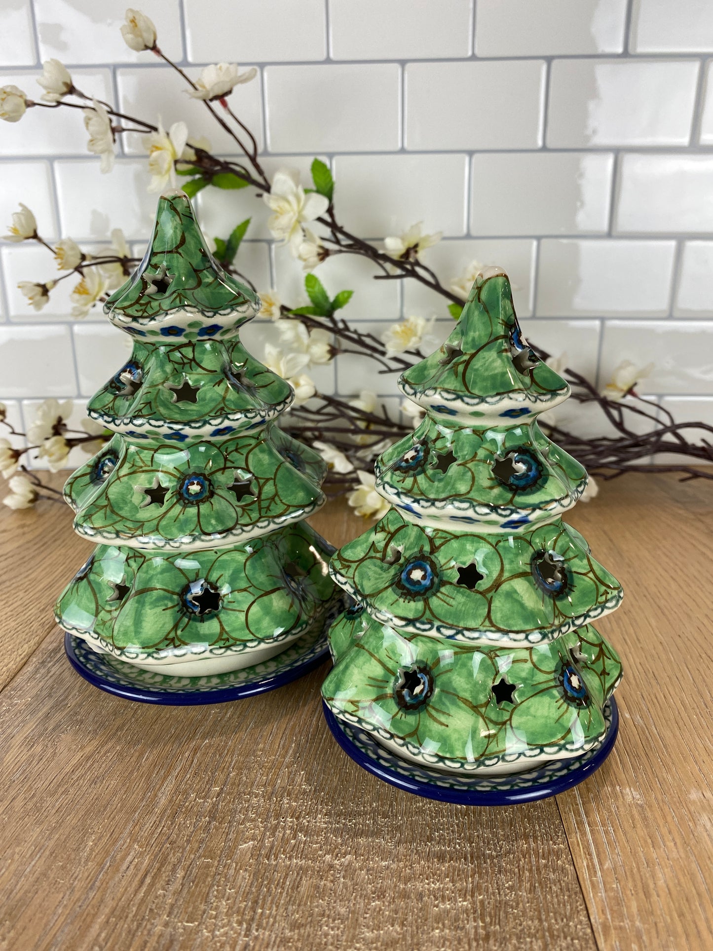 Small 6" Unikat Christmas Tree - Shape 512 - Pattern U408A