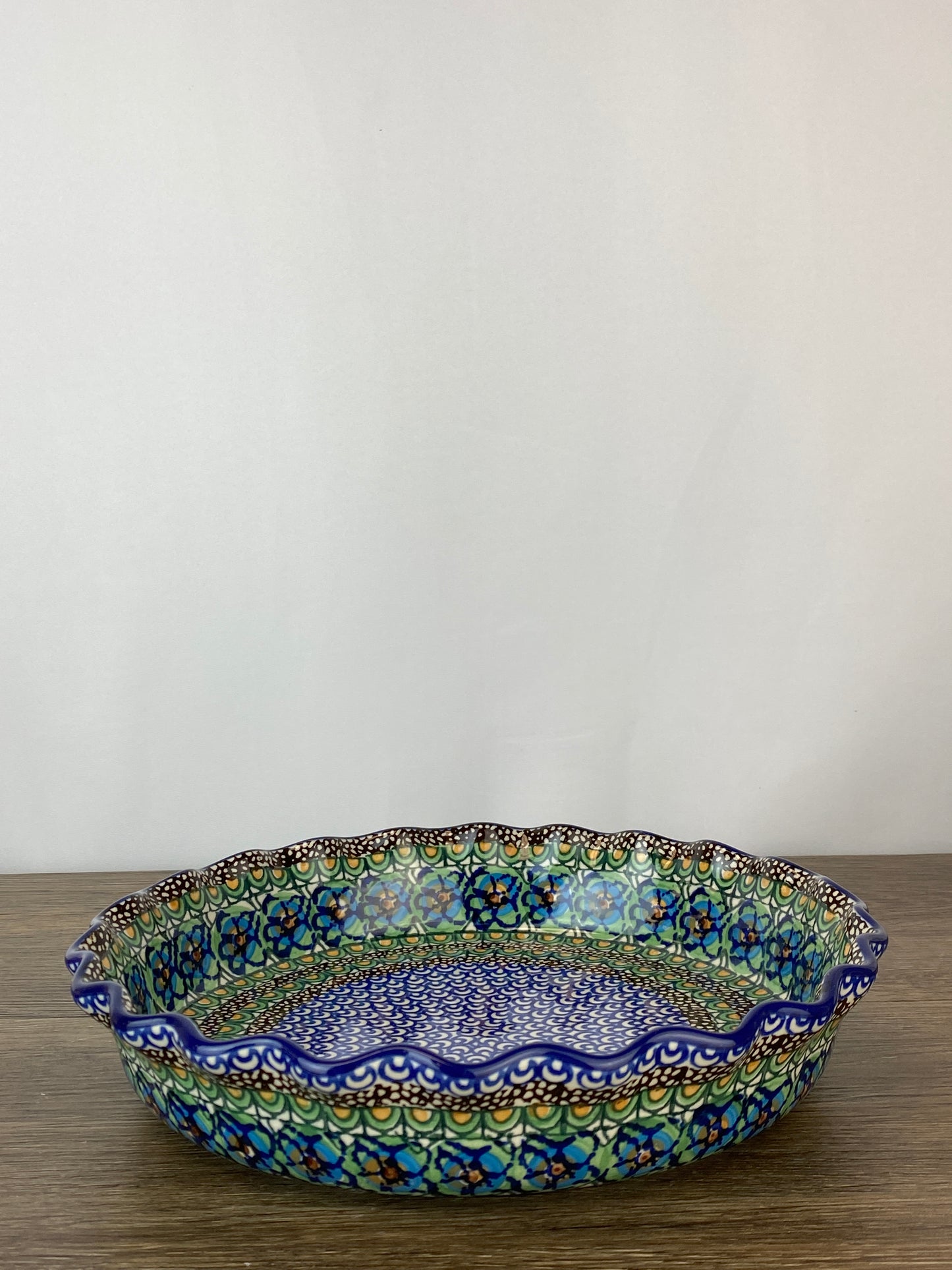 Ruffled Unikat Pie Plate / Round Baker - Shape 636 Pattern U151