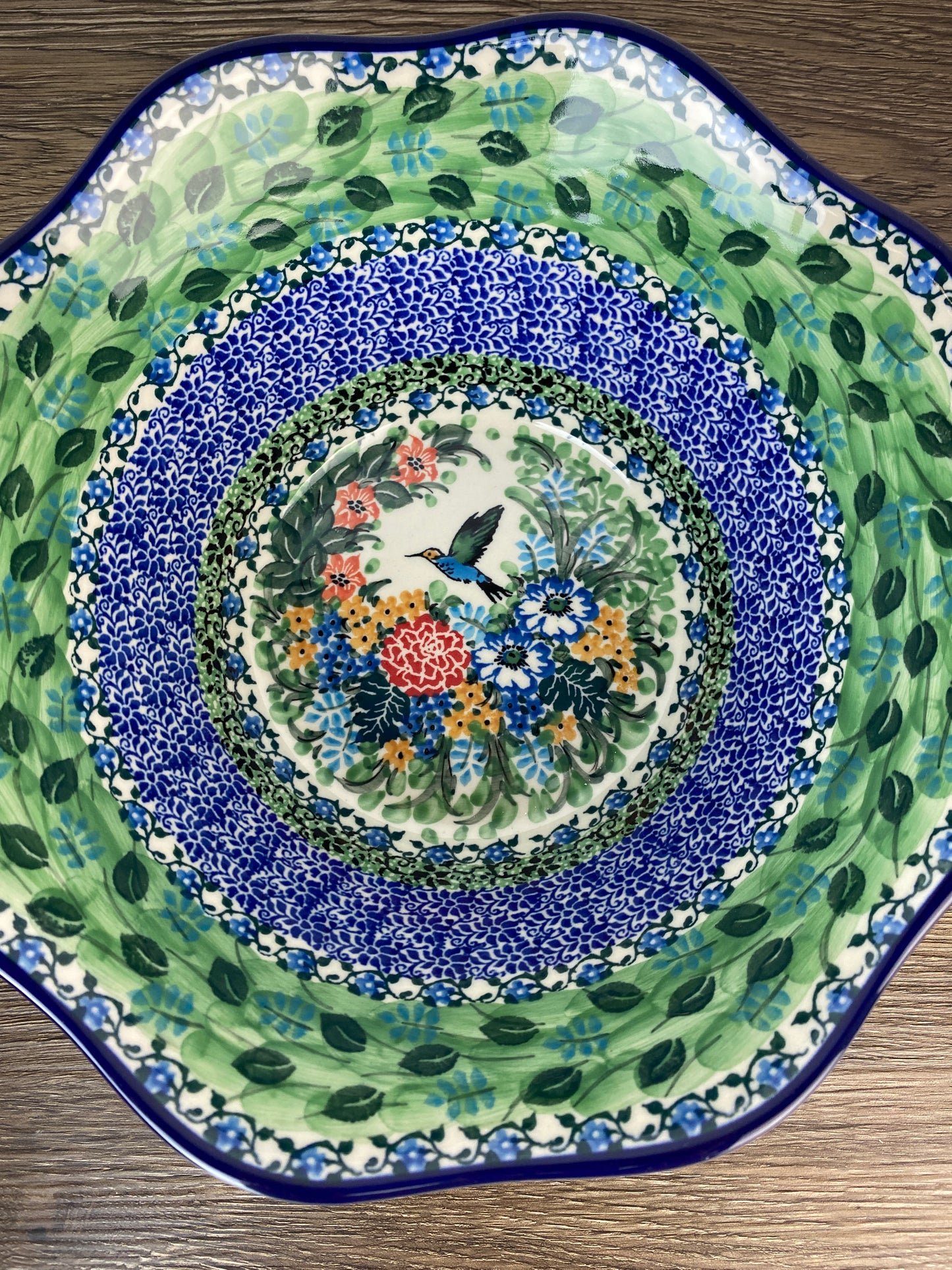 Large Wavy Unikat Serving Bowl - Shape 692 - Pattern U3271