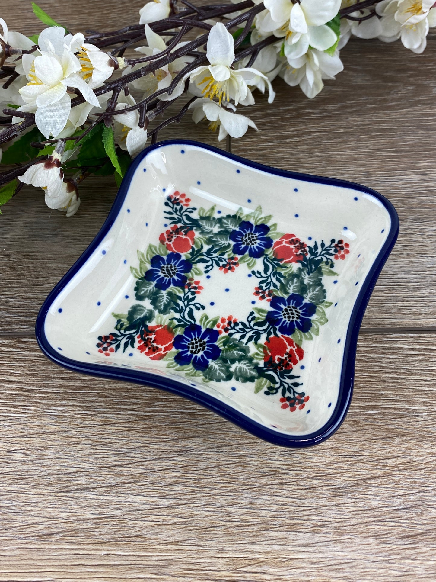 Wavy 4" Dish - Shape 630 - Pattern 1535