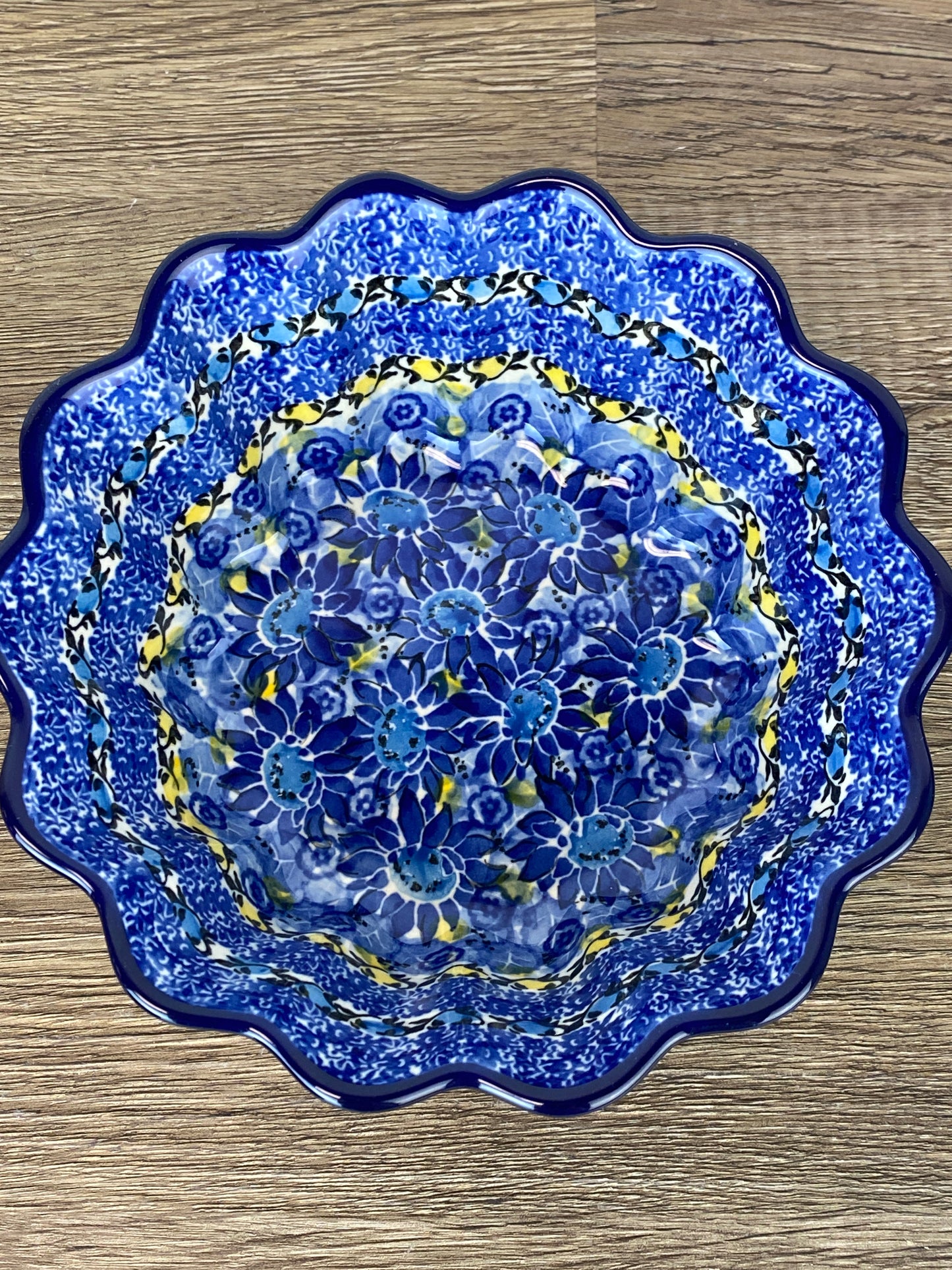 Medium Unikat Ribbed Bowl - Shape 914 - Pattern U4744