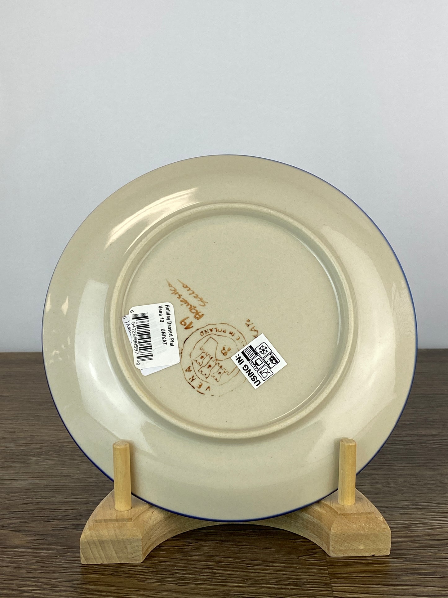 Vena Unikat Holiday Dessert Plate - Shape V132 - Sledding Snowman