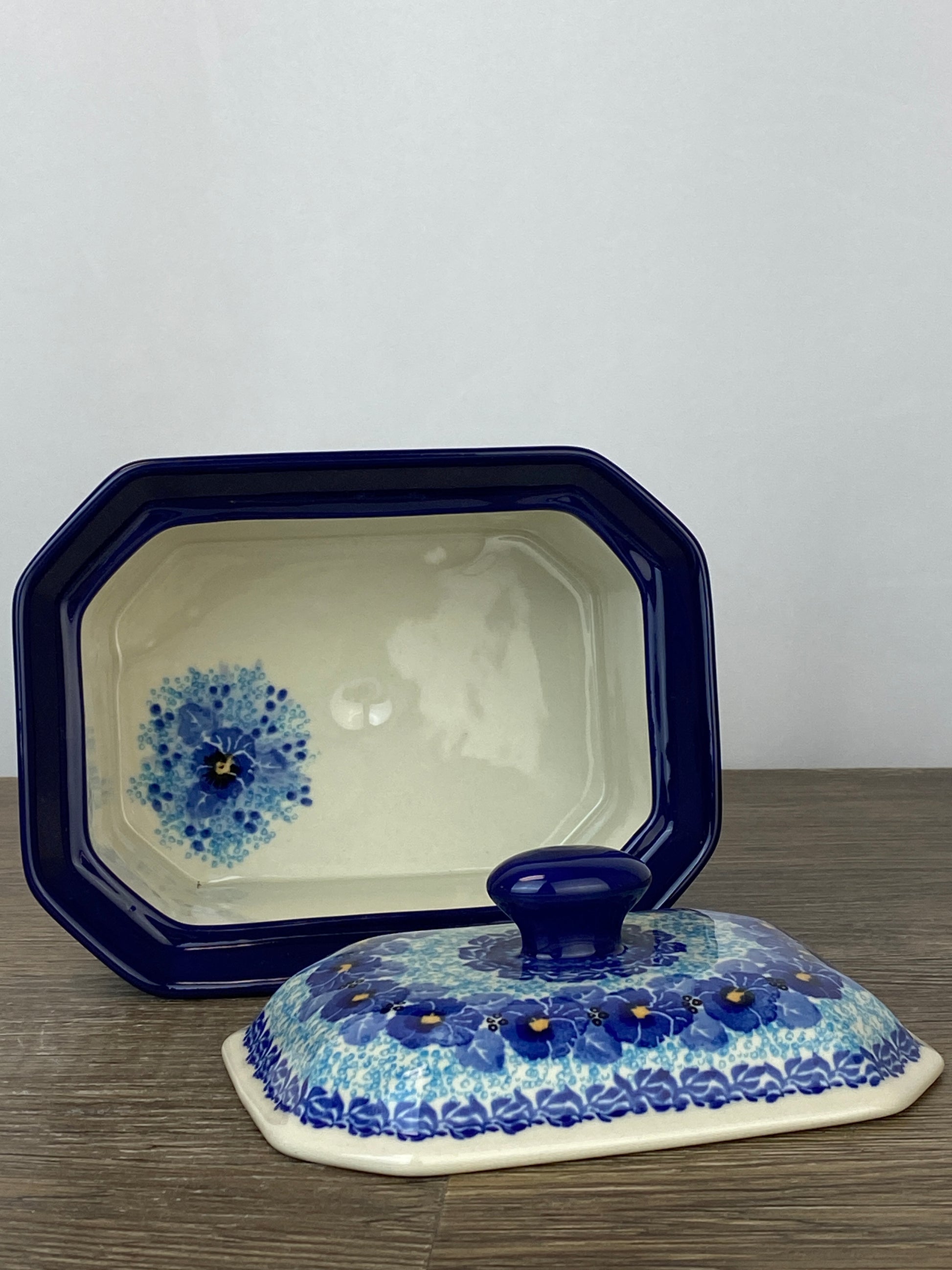 Small Unikat Cake Box - Shape 382 - Pattern U3639 – Polish Pottery Westlake