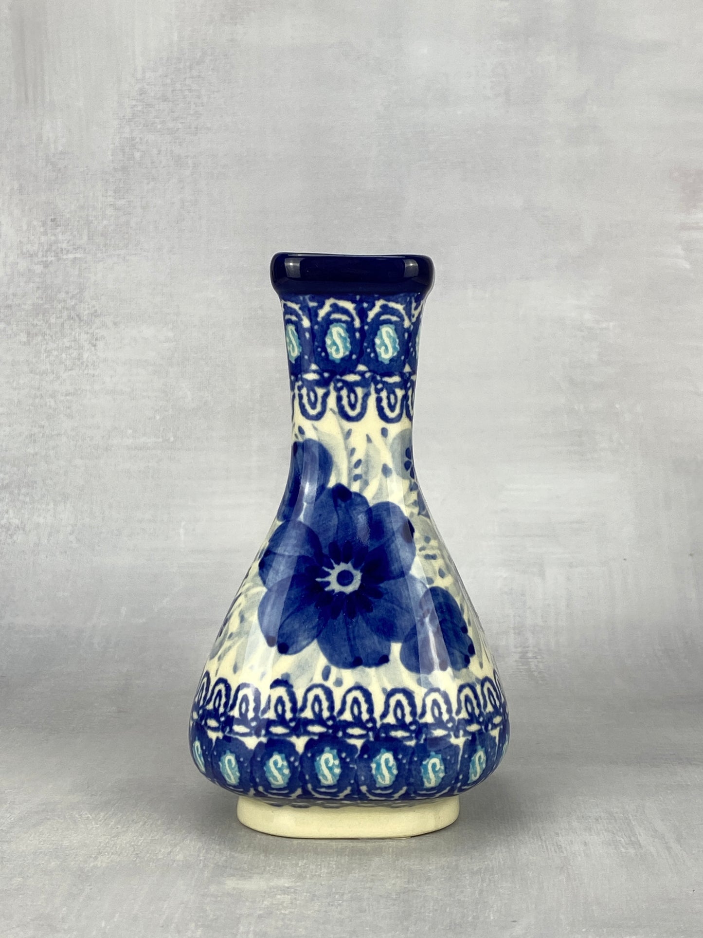 Unikat Bud Vase - Shape 874 - Pattern U214