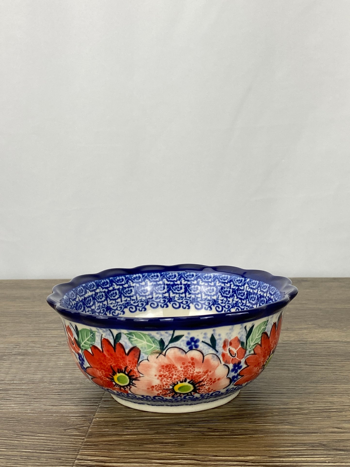 Unikat Ruffled Bowl - Shape 526 - Pattern U5137