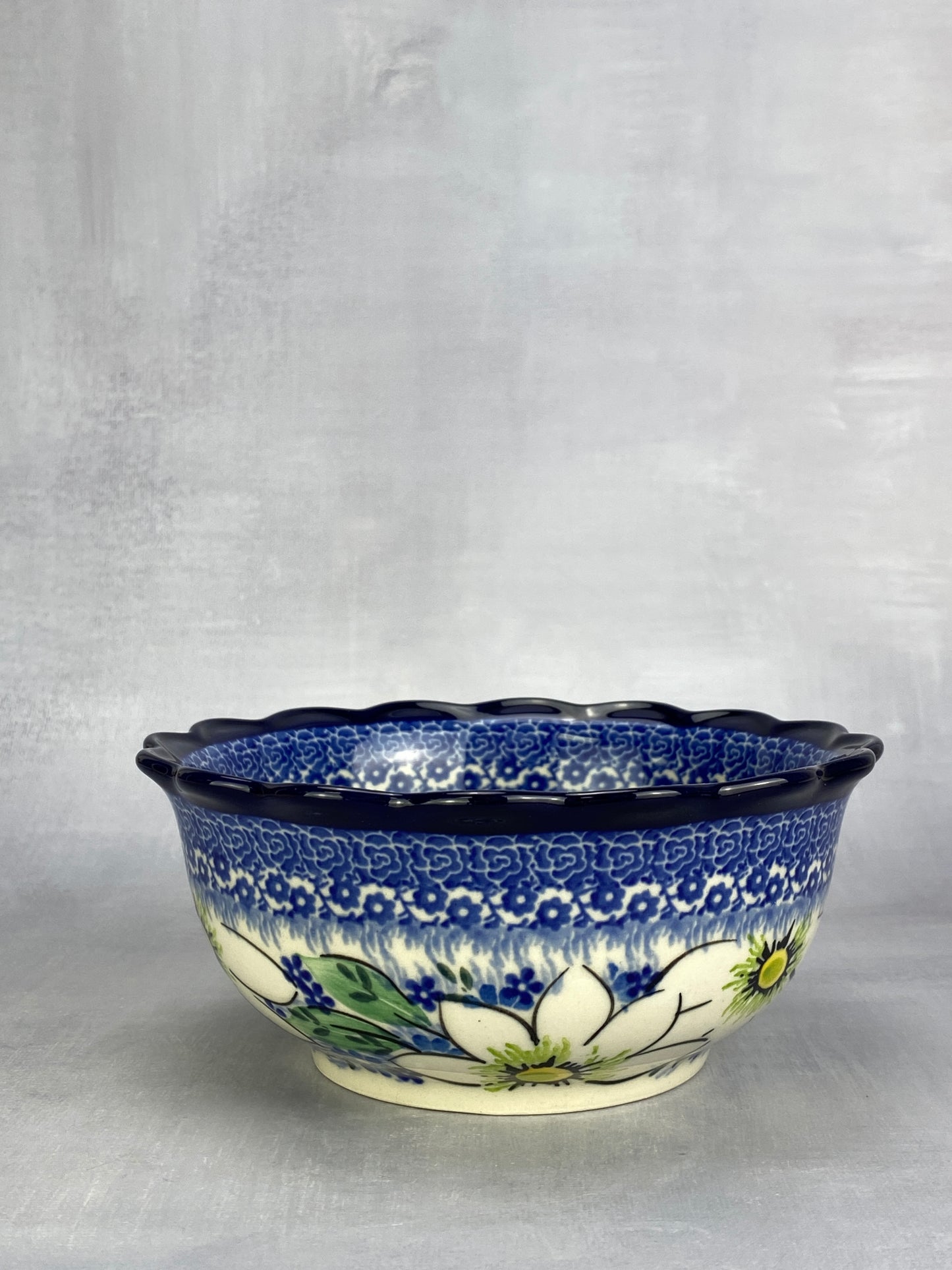 Unikat Ruffled Bowl - Shape 526 - Pattern U5140