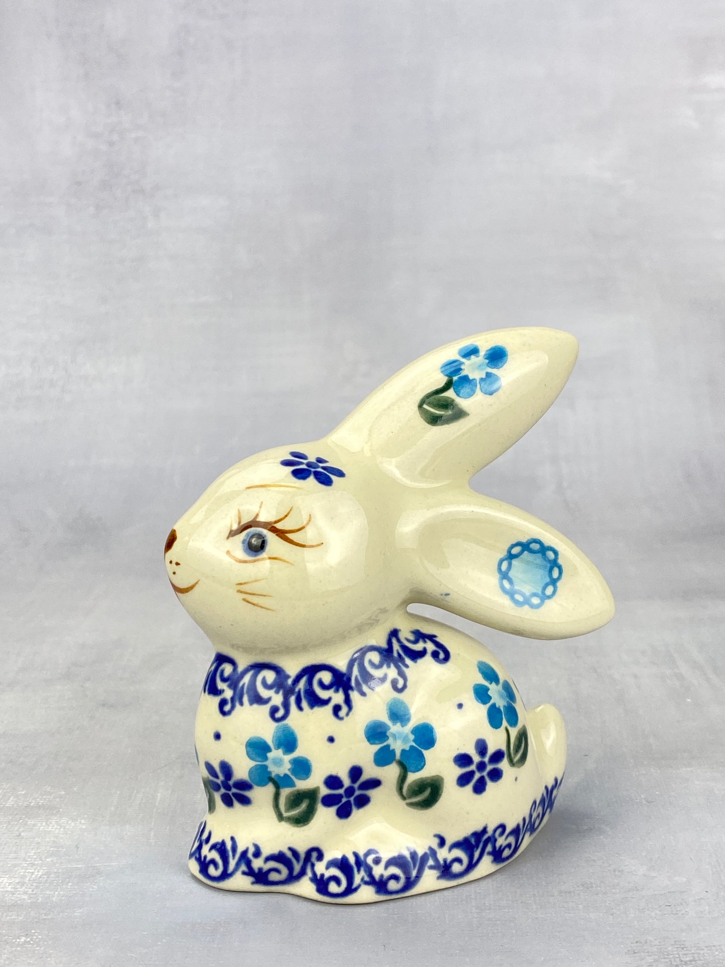 Bunny Figurine - Shape V412 - Blue Tulips