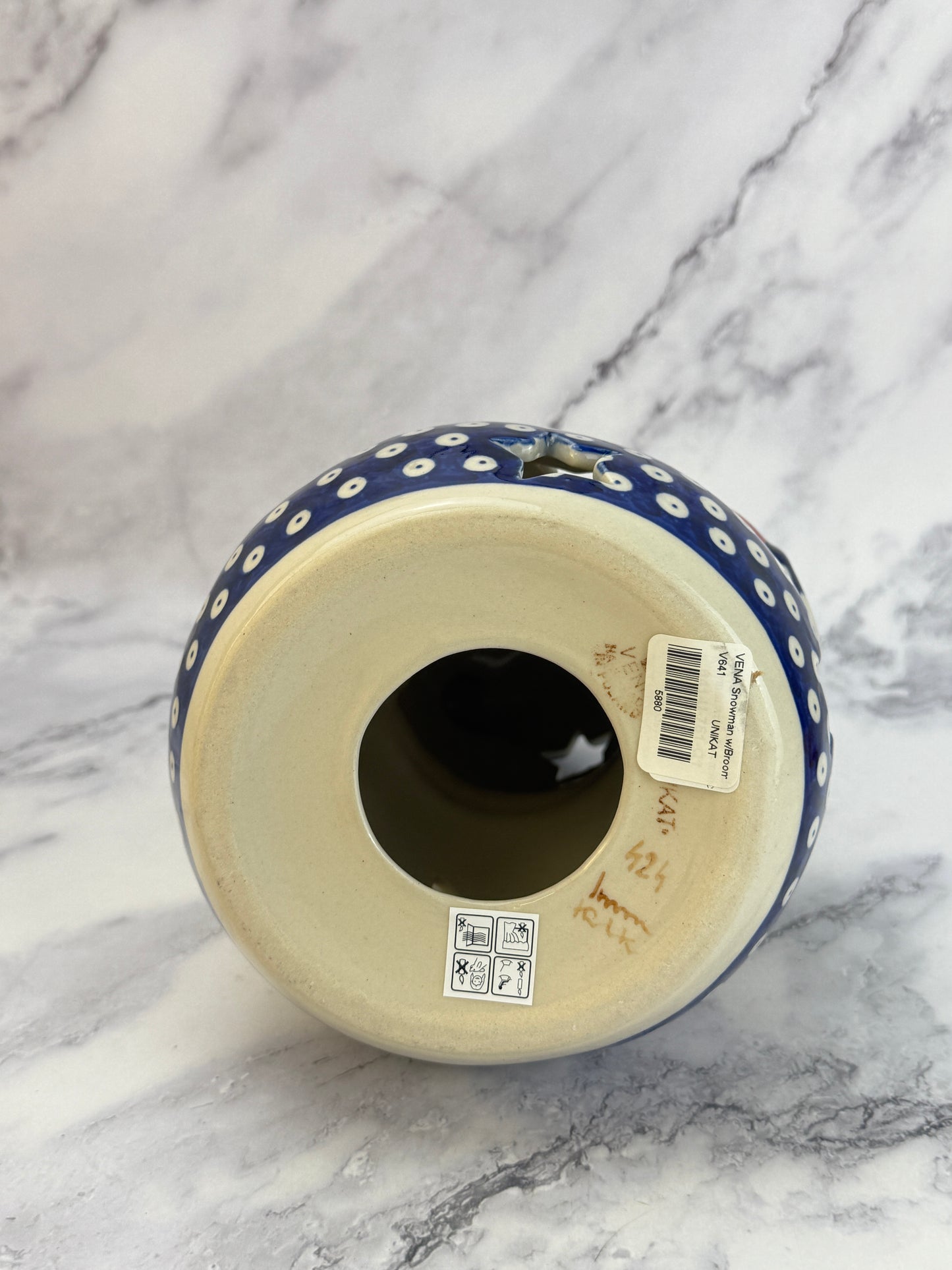 Vena Snowman With Broomstick - Shape V641 - Snowflake Owl Eye