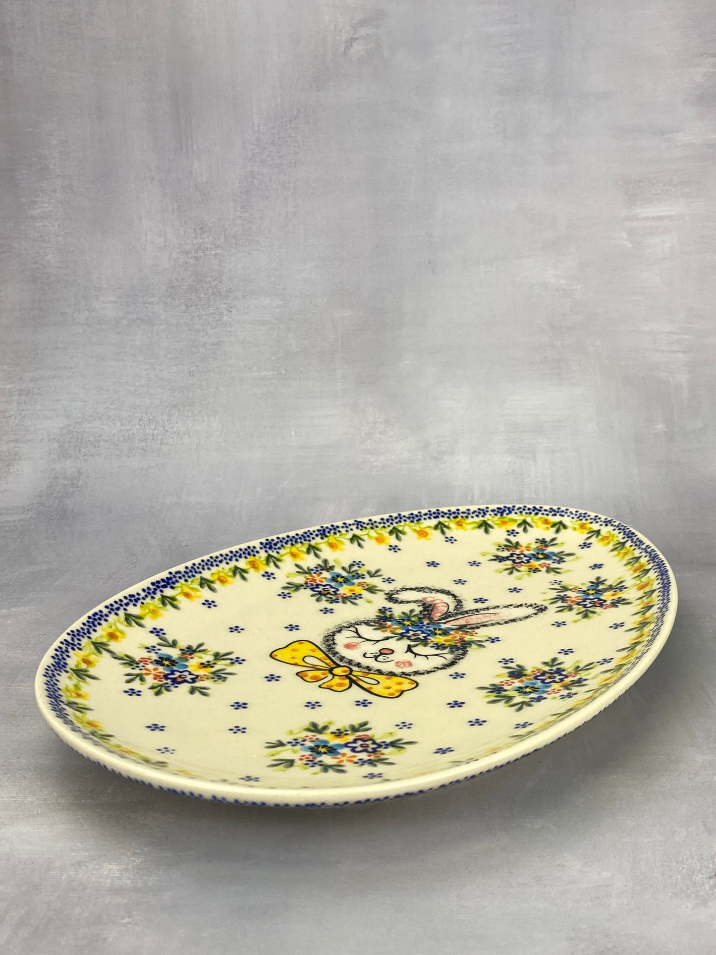 Medium Egg Shaped Platter - Shape V192 - Yellow Bunny