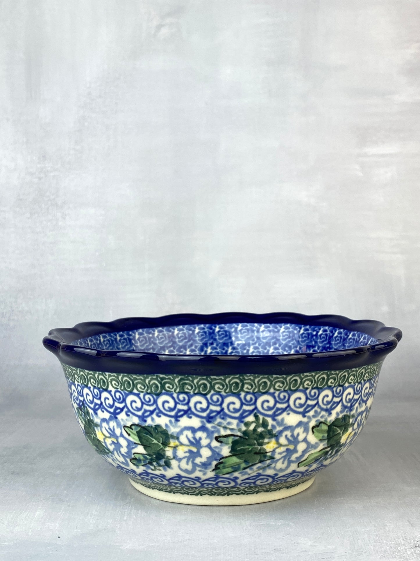 Unikat Ruffled Bowl - Shape 526 - Pattern U5138