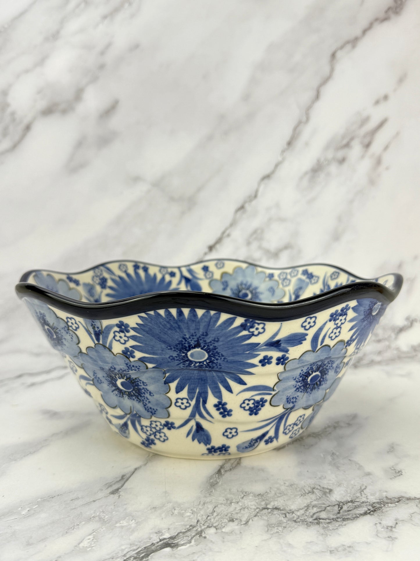 Large Wavy Unikat Serving Bowl - Shape 692 - Pattern U5176