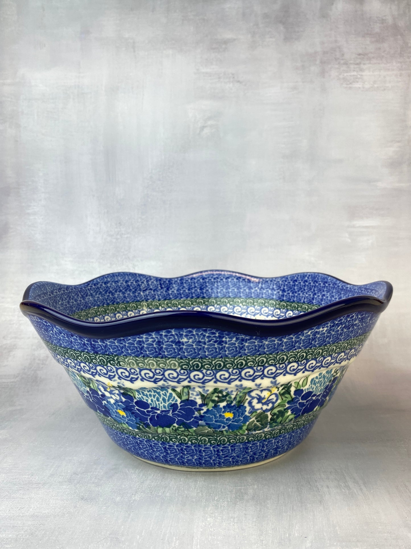 Large Wavy Unikat Serving Bowl - Shape 692 - Pattern U5138