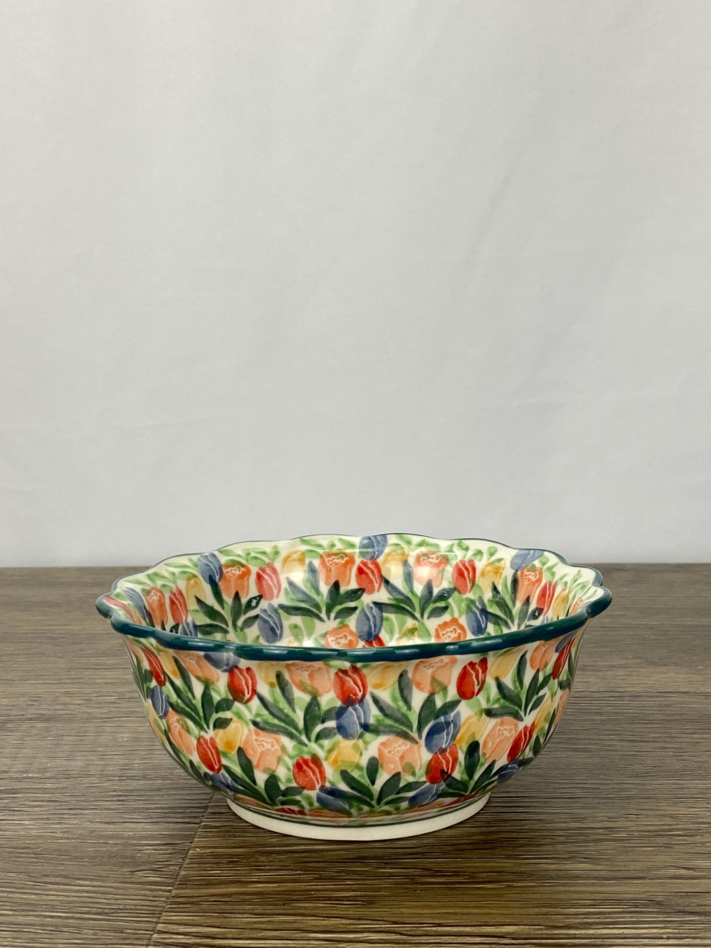 Unikat Ruffled Bowl - Shape 526 - Pattern U4226