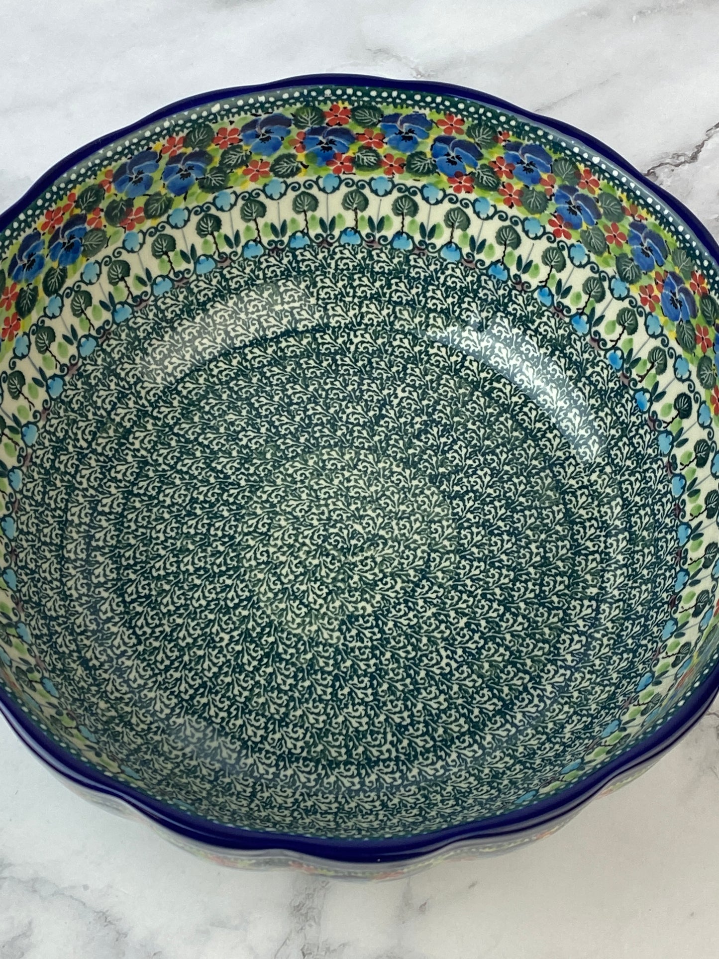 11" Wavy Unikat Serving Bowl - Shape 013 - Pattern U4841