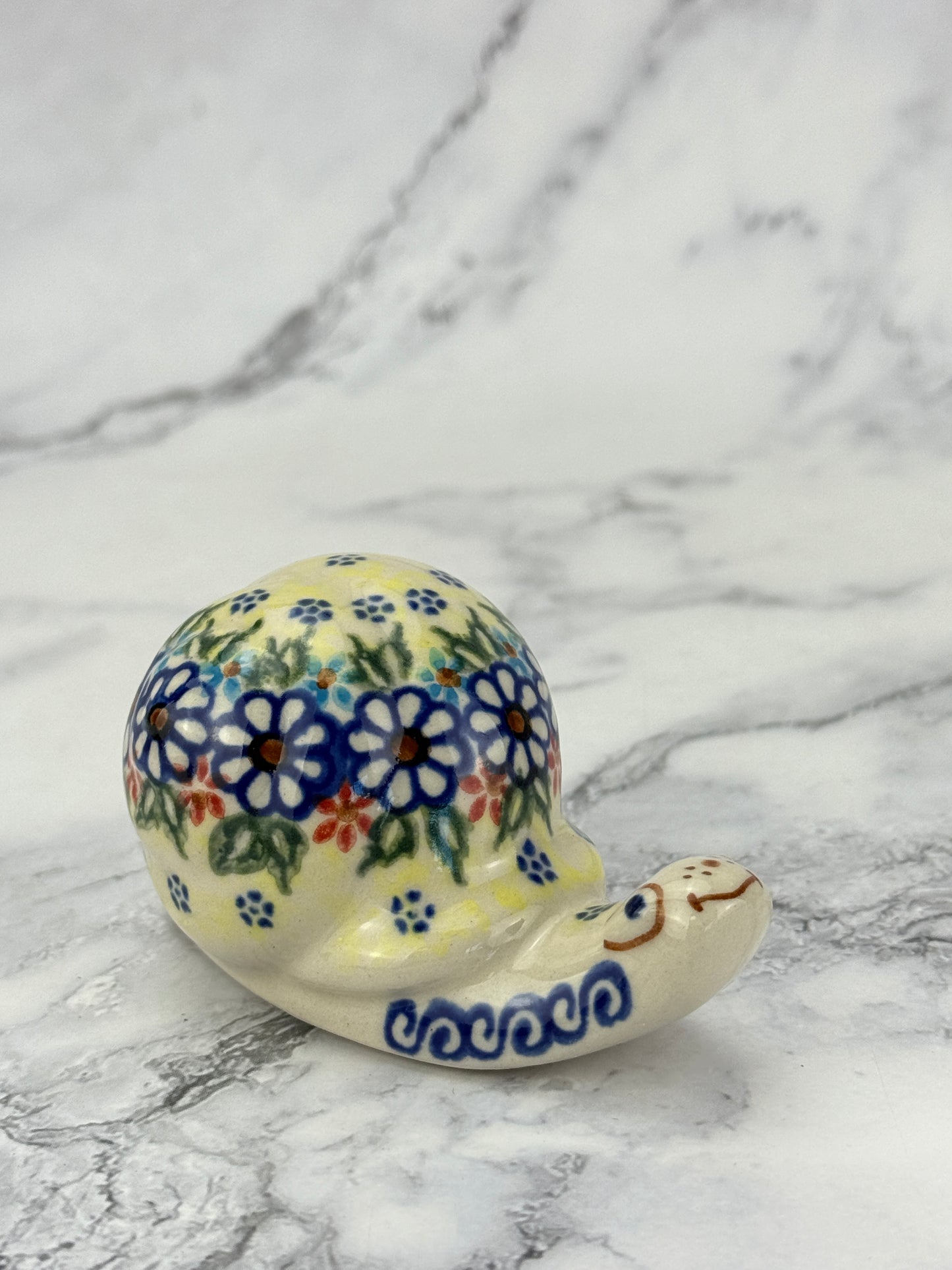 Snail Figurine - Shape V415 - Pattern Daisy Bloom