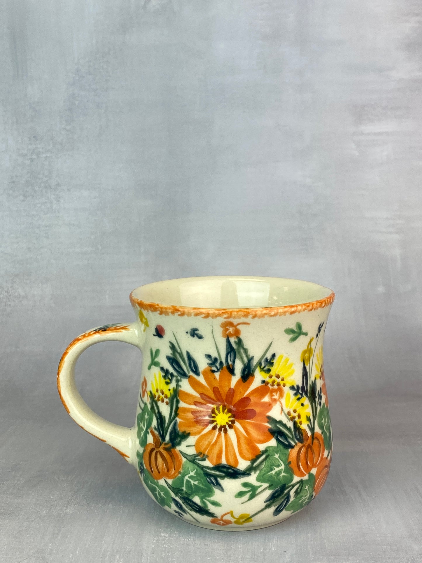 Vena Unikat 8oz Mug - Shape V053 - Mums and Pumpkins