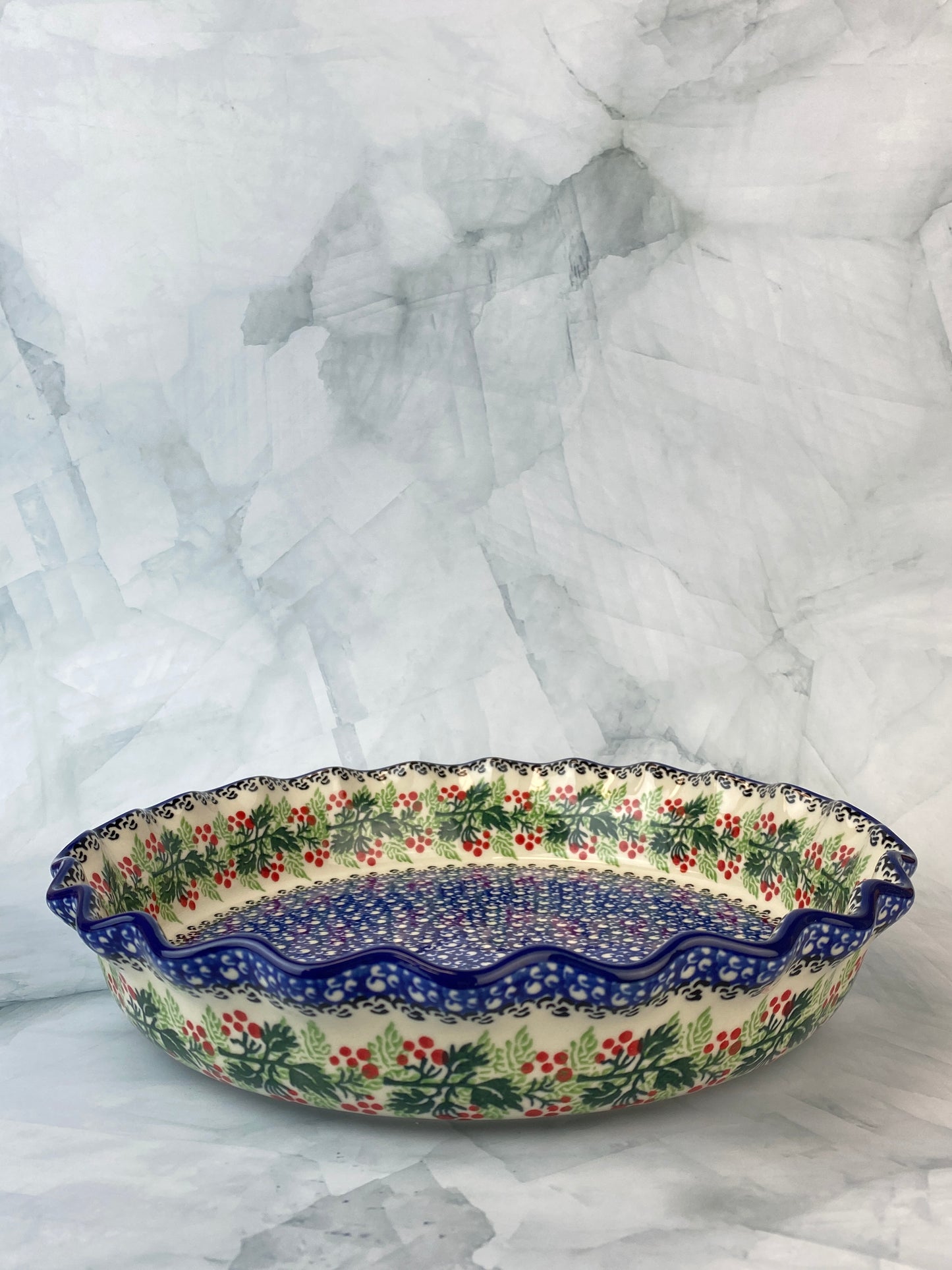 HOLIDAY SPECIAL Ruffled Pie Plate / Round Baking Dish - Shape 636- Pattern 2650