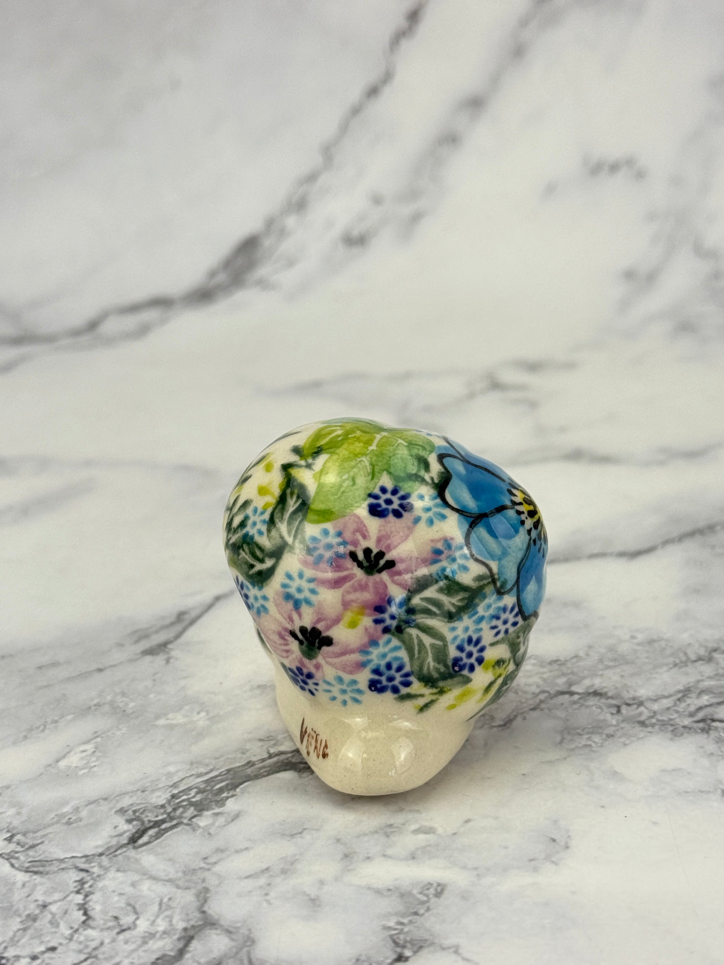 Snail Figurine - Shape V415 - Pattern Skyline Petal