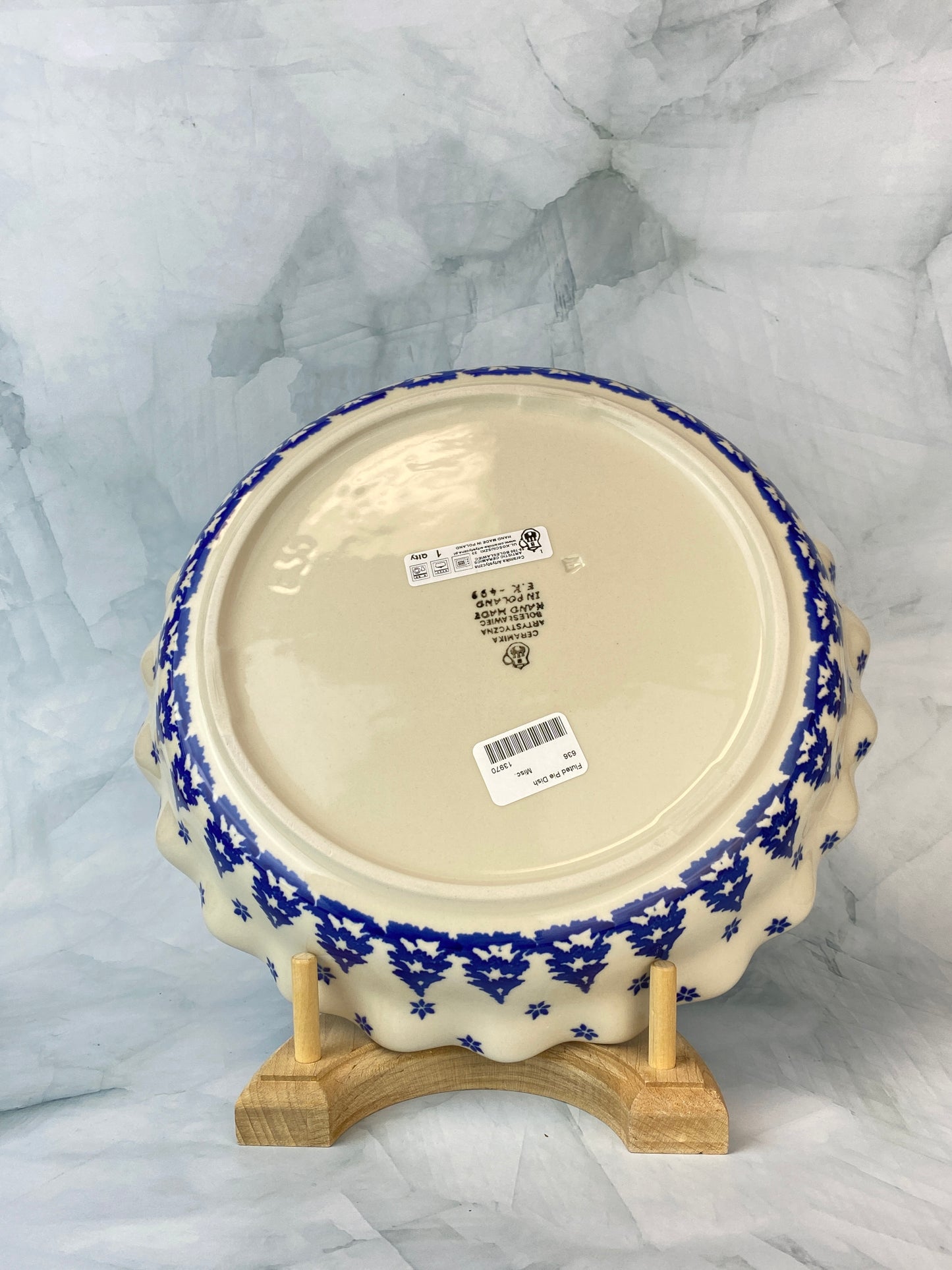 HOLIDAY SPECIAL Ruffled Pie Plate / Round Baking Dish - Shape 636 - Pattern 1931