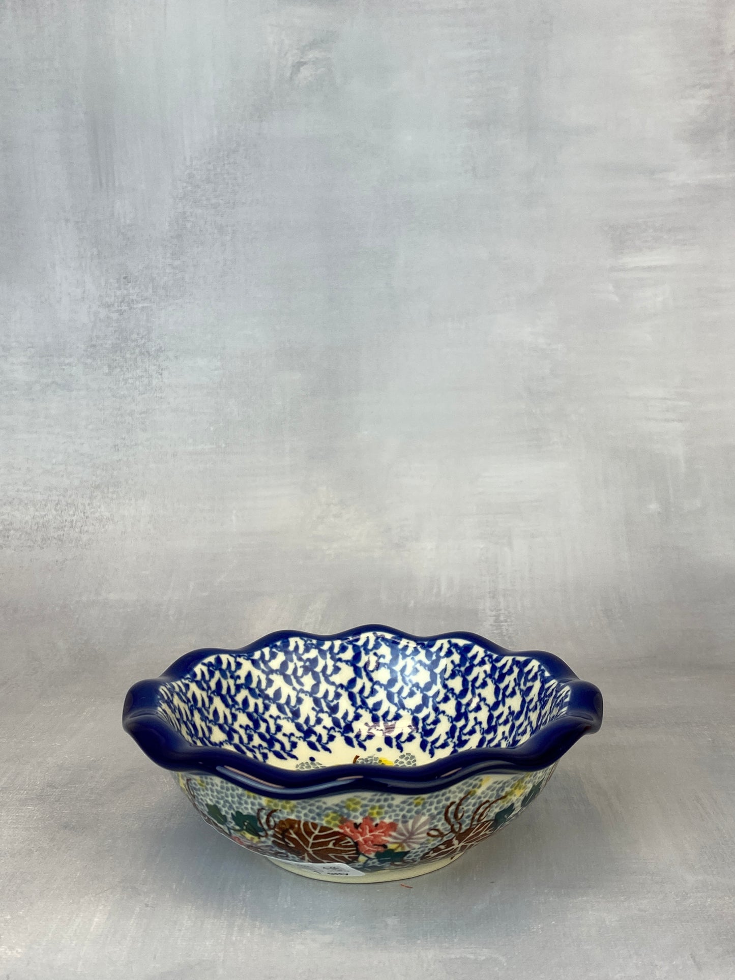 Unikat Small Ruffled Bowl - Shape 627 - Pattern U4741