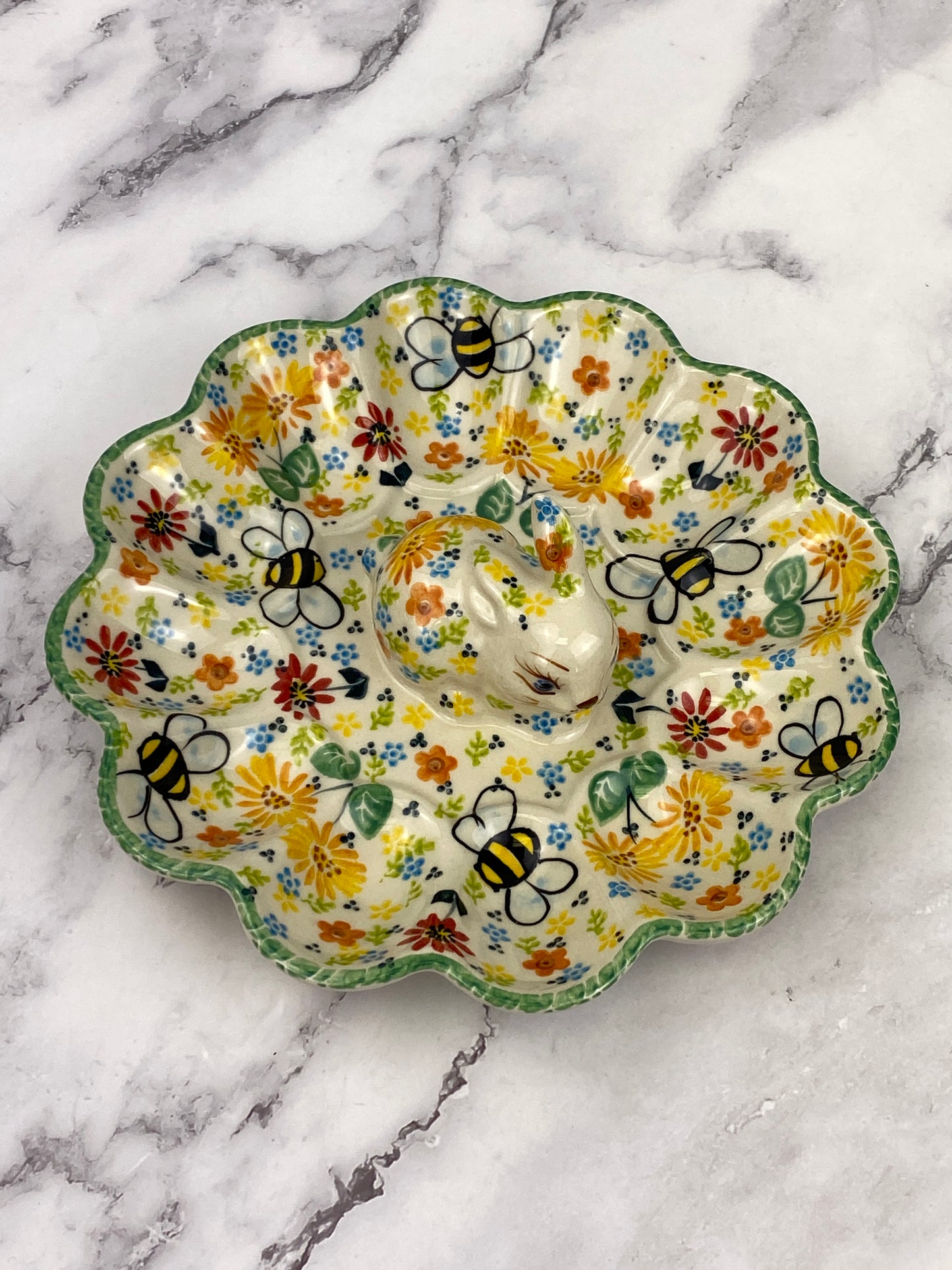 Unikat Bunny Egg Plate - Shape V630 - Bumblebees