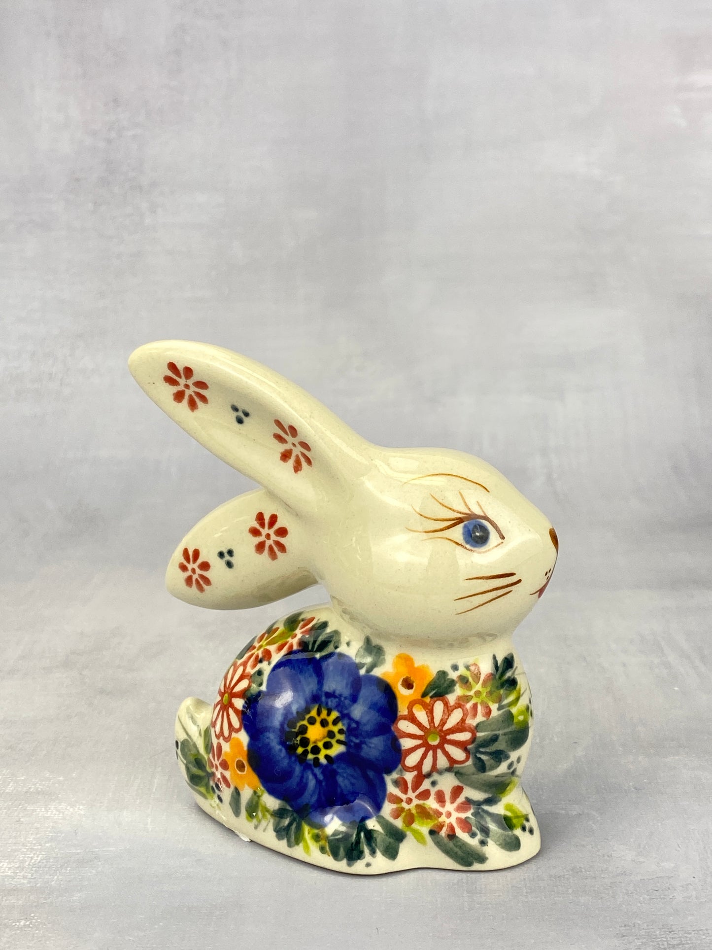 Bunny Figurine - Shape V412 - Bold Blue Flower