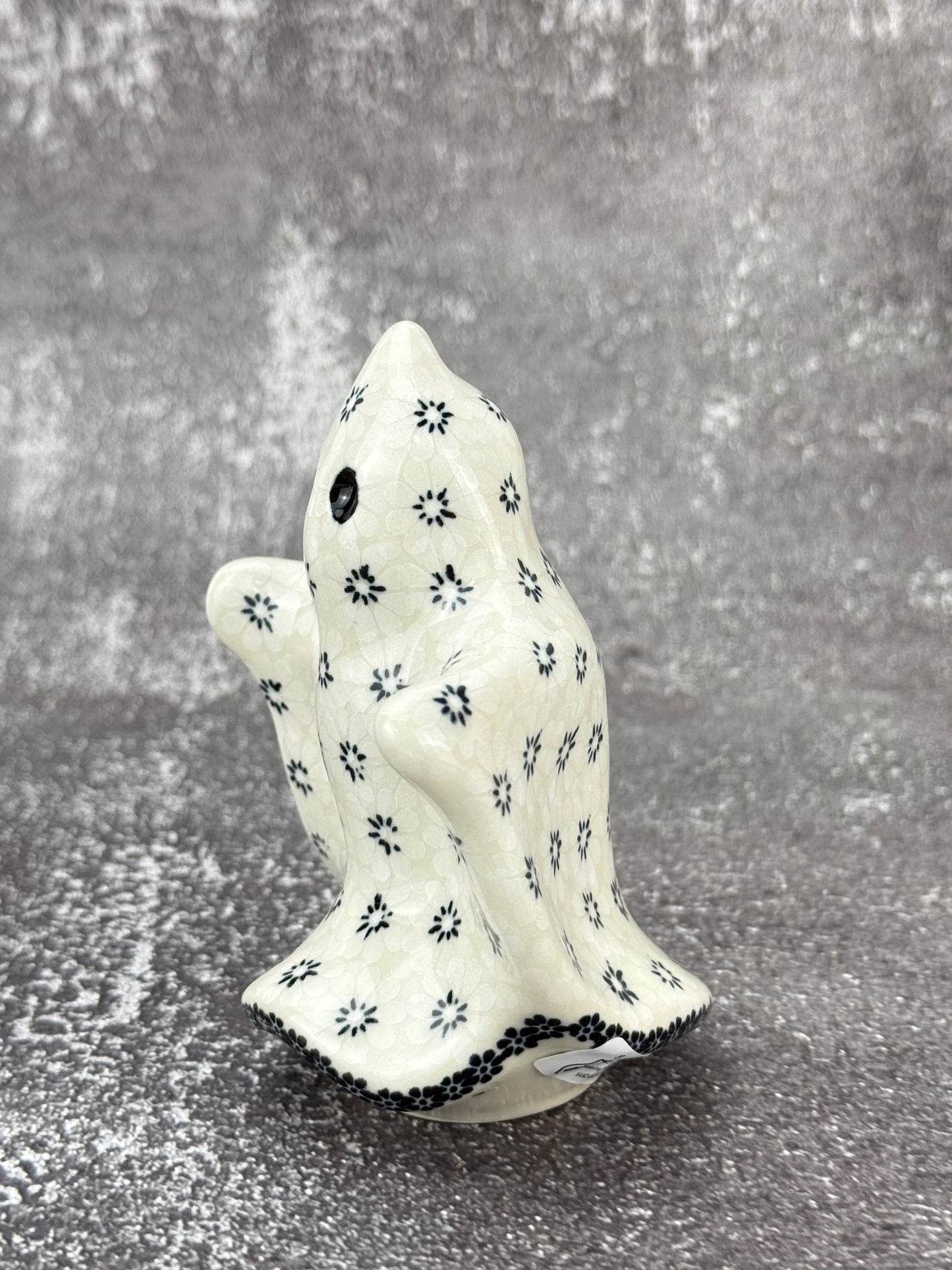 Ghost Figurine - Shape H24 - Black & White Flowers