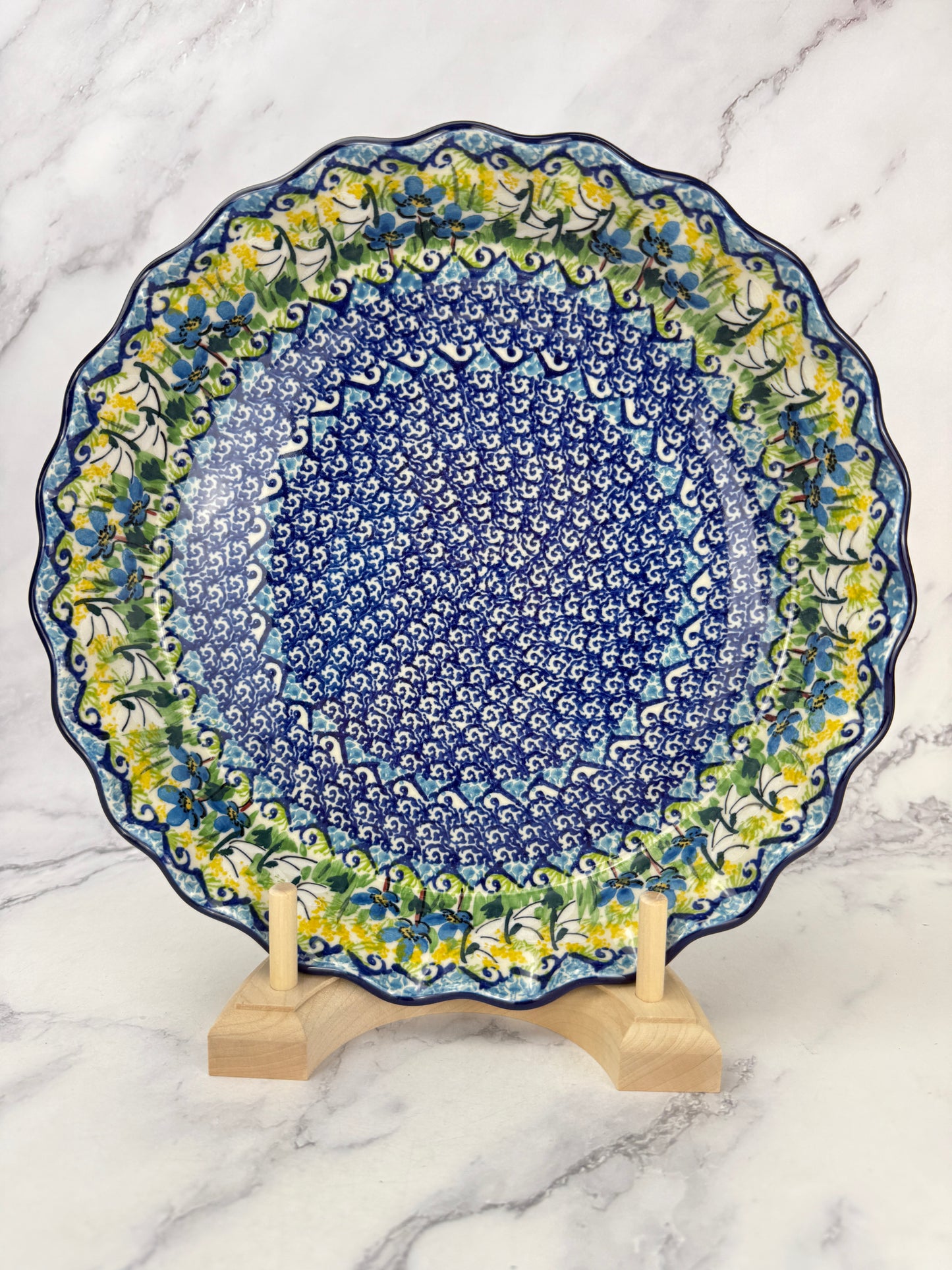 Ruffled Unikat Pie Plate / Round Baker - Shape 636 Pattern U5071