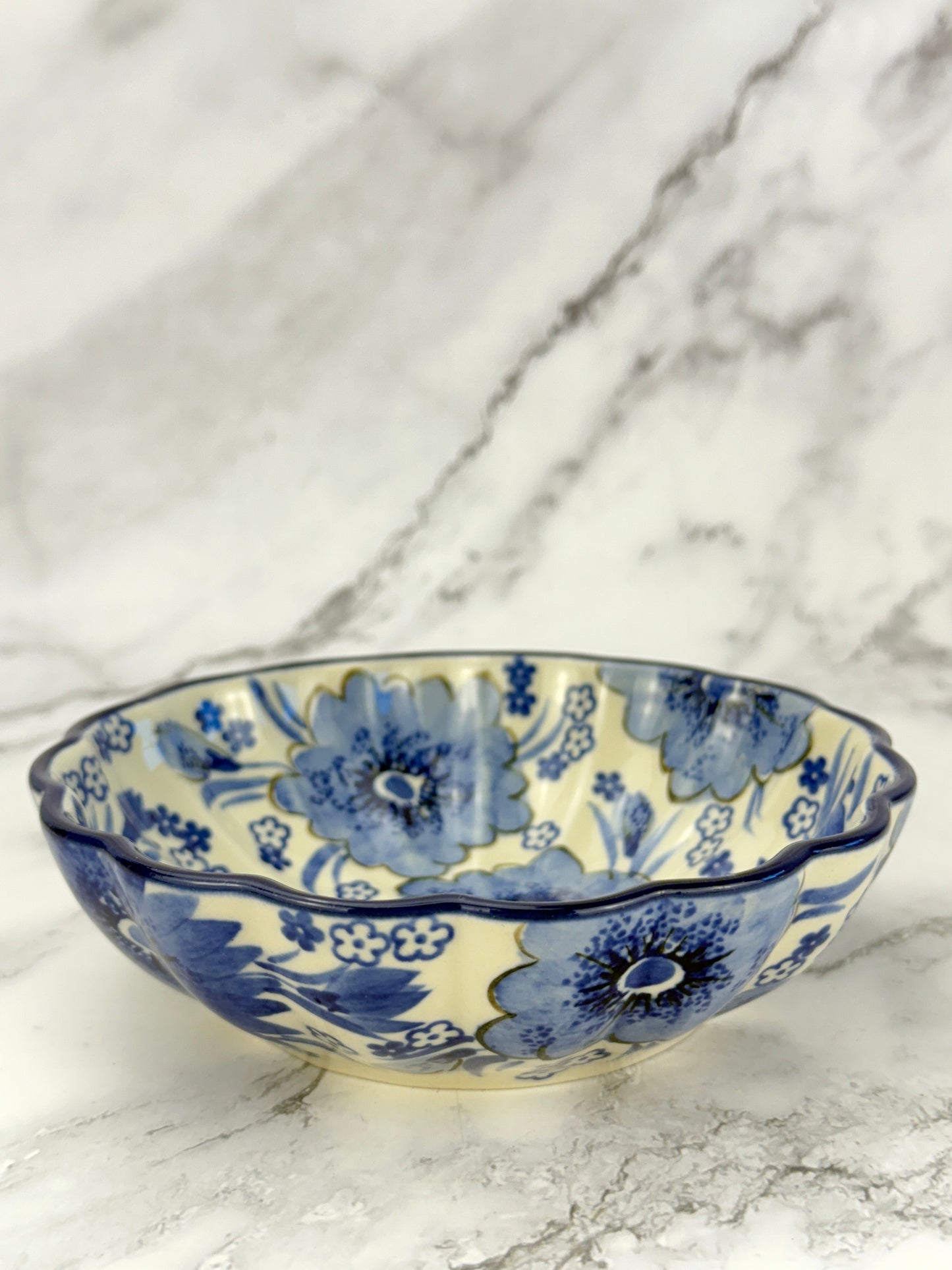 Unikat Ruffled Bowl - Shape 448 - Pattern U5176