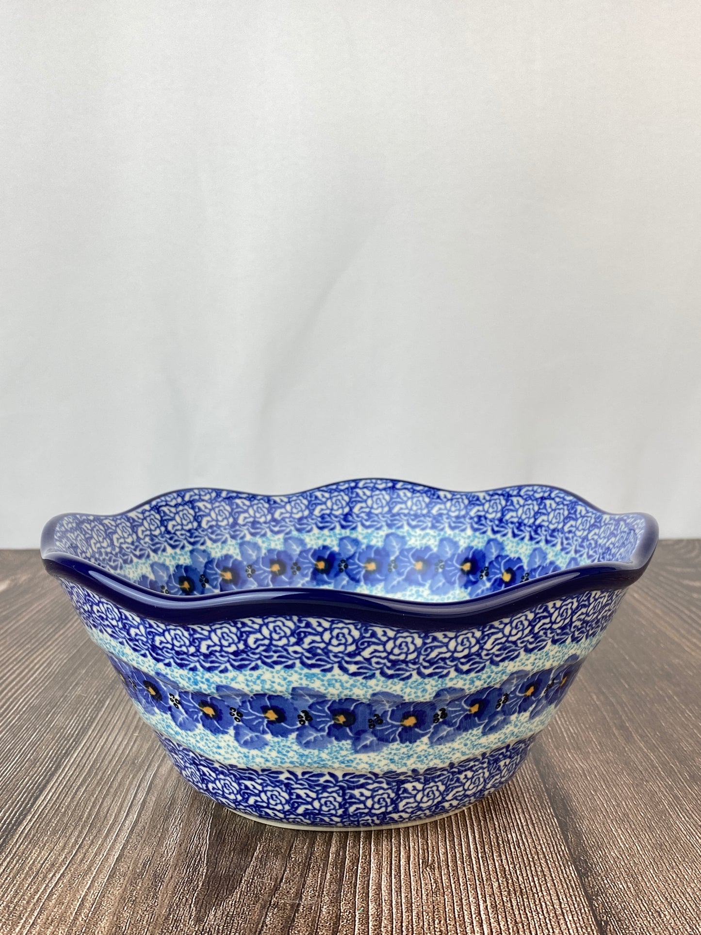 Small Wavy Unikat Bowl - Shape 691 - Pattern U3639