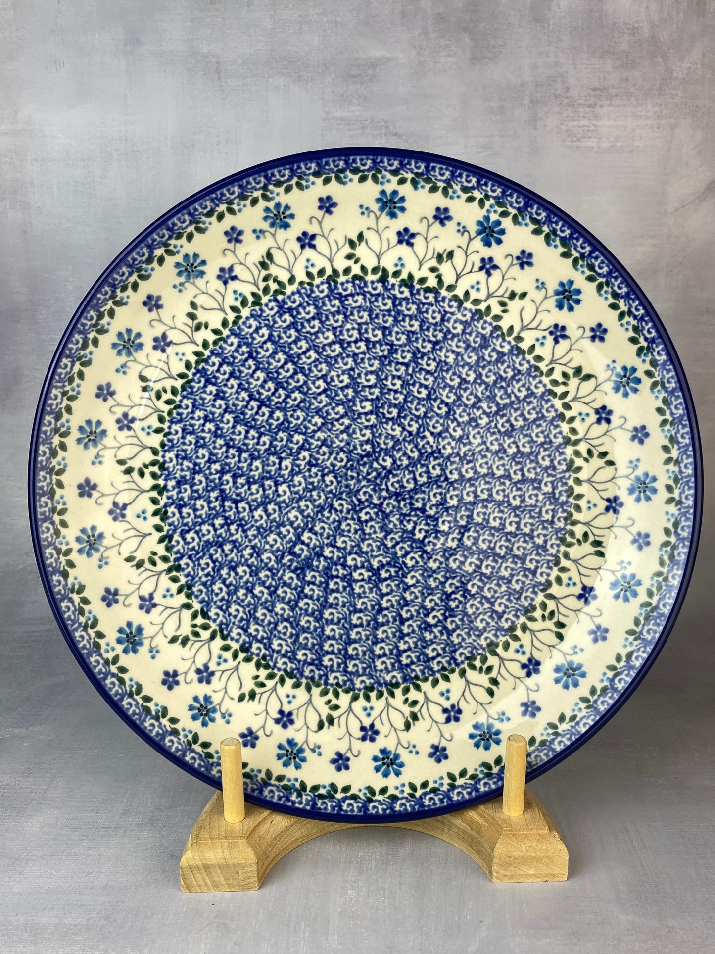 10.5" Dinner Plate - Shape 223 - Pattern 2785