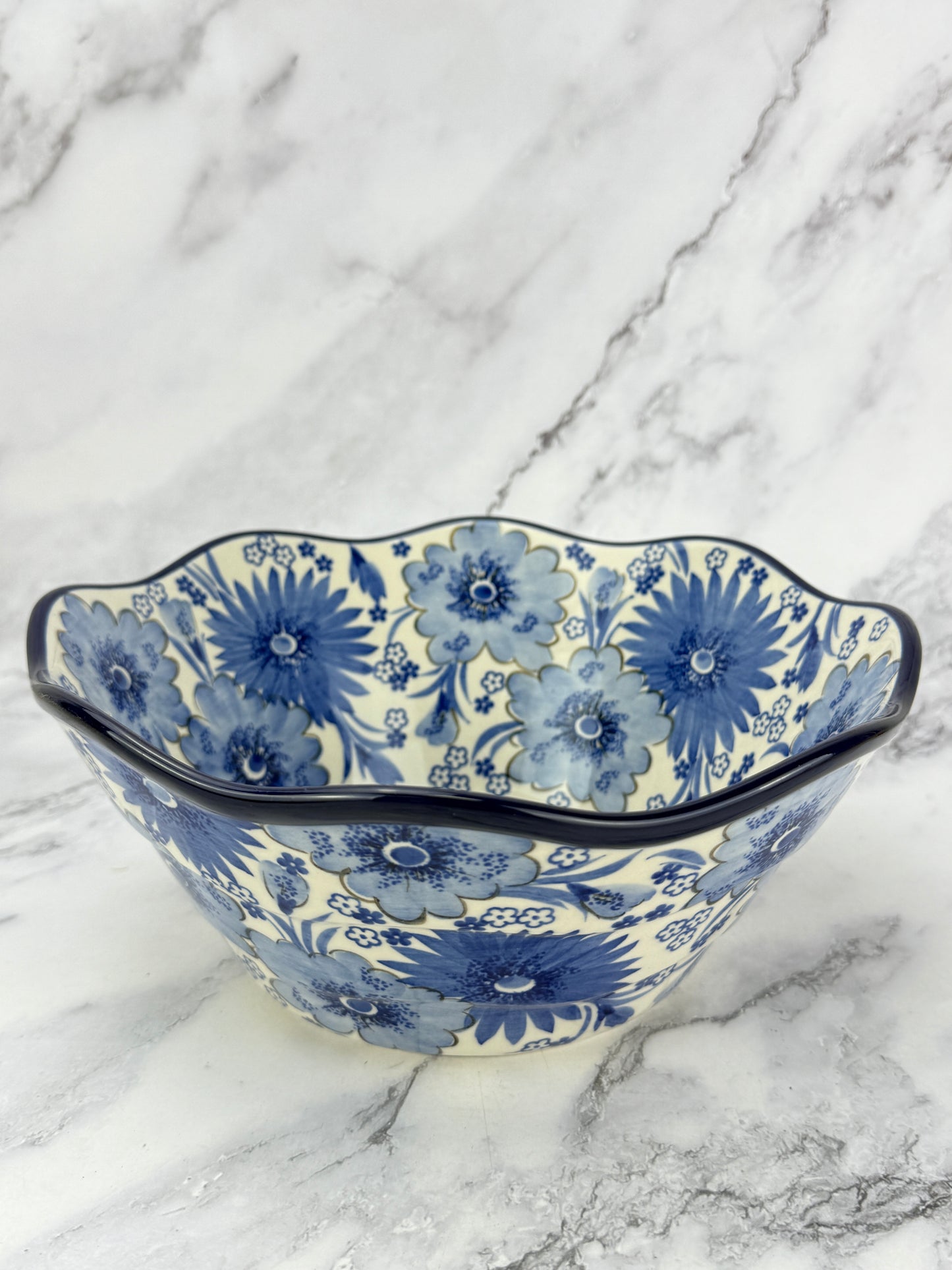 Large Wavy Unikat Serving Bowl - Shape 692 - Pattern U5176