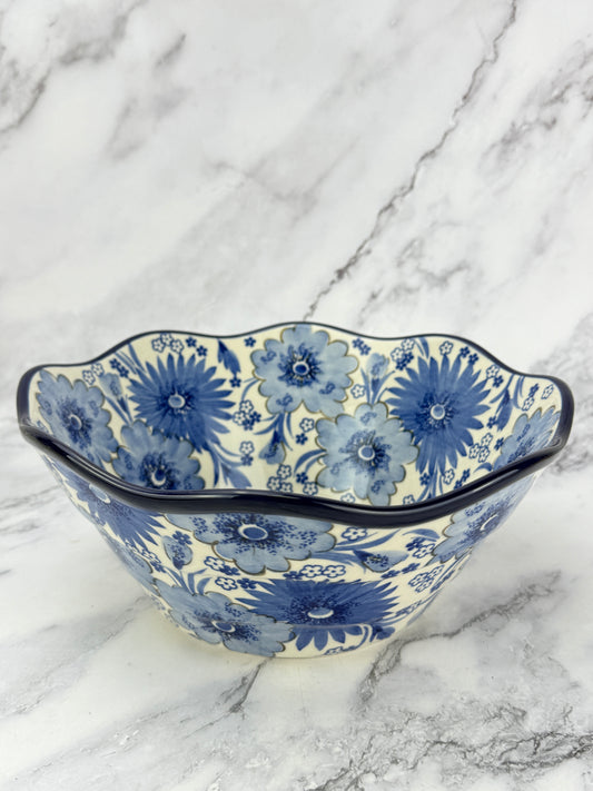 Large Wavy Unikat Serving Bowl - Shape 692 - Pattern U5176