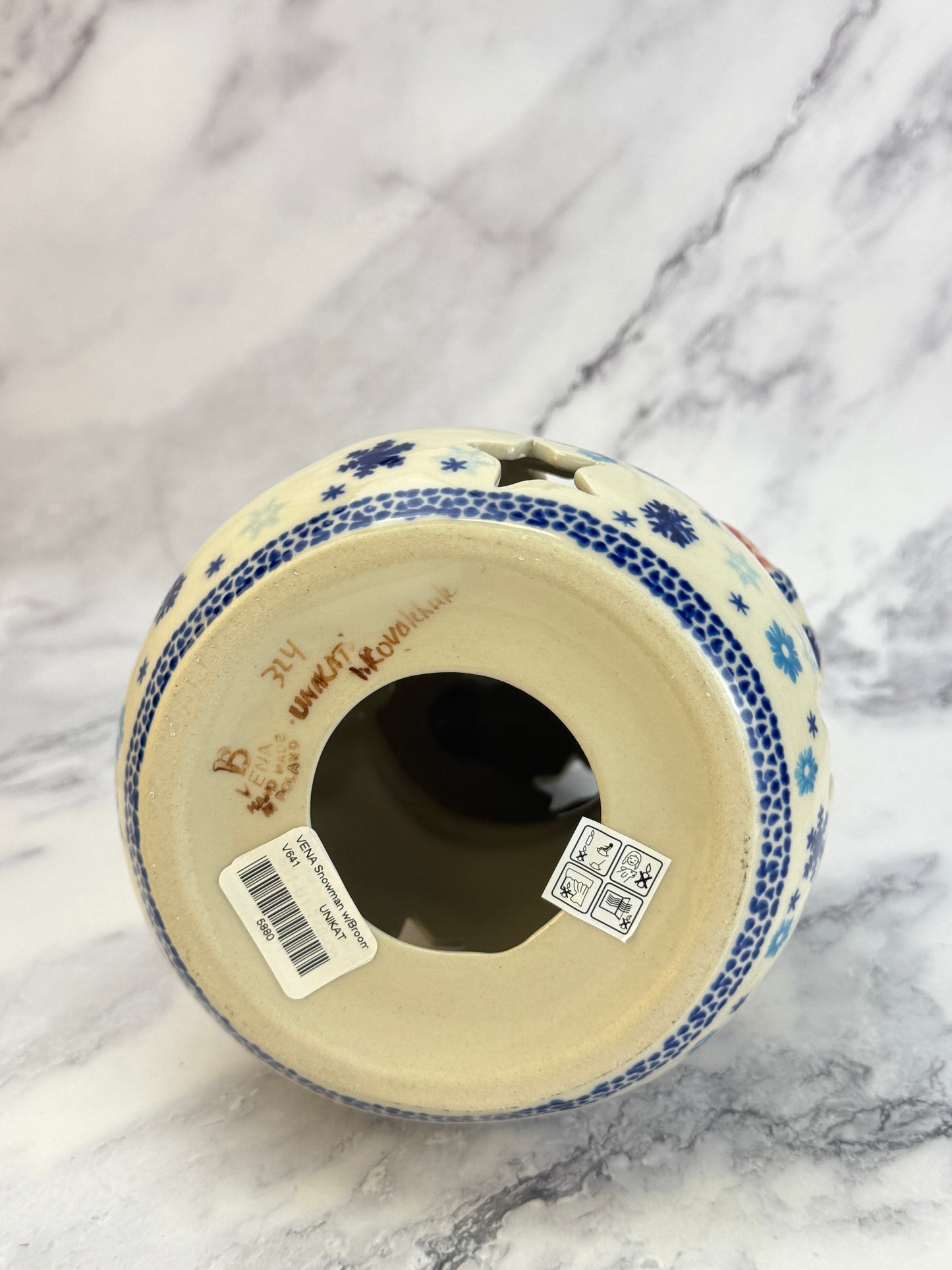 Vena Snowman With Broomstick - Shape V641 - Snowflake