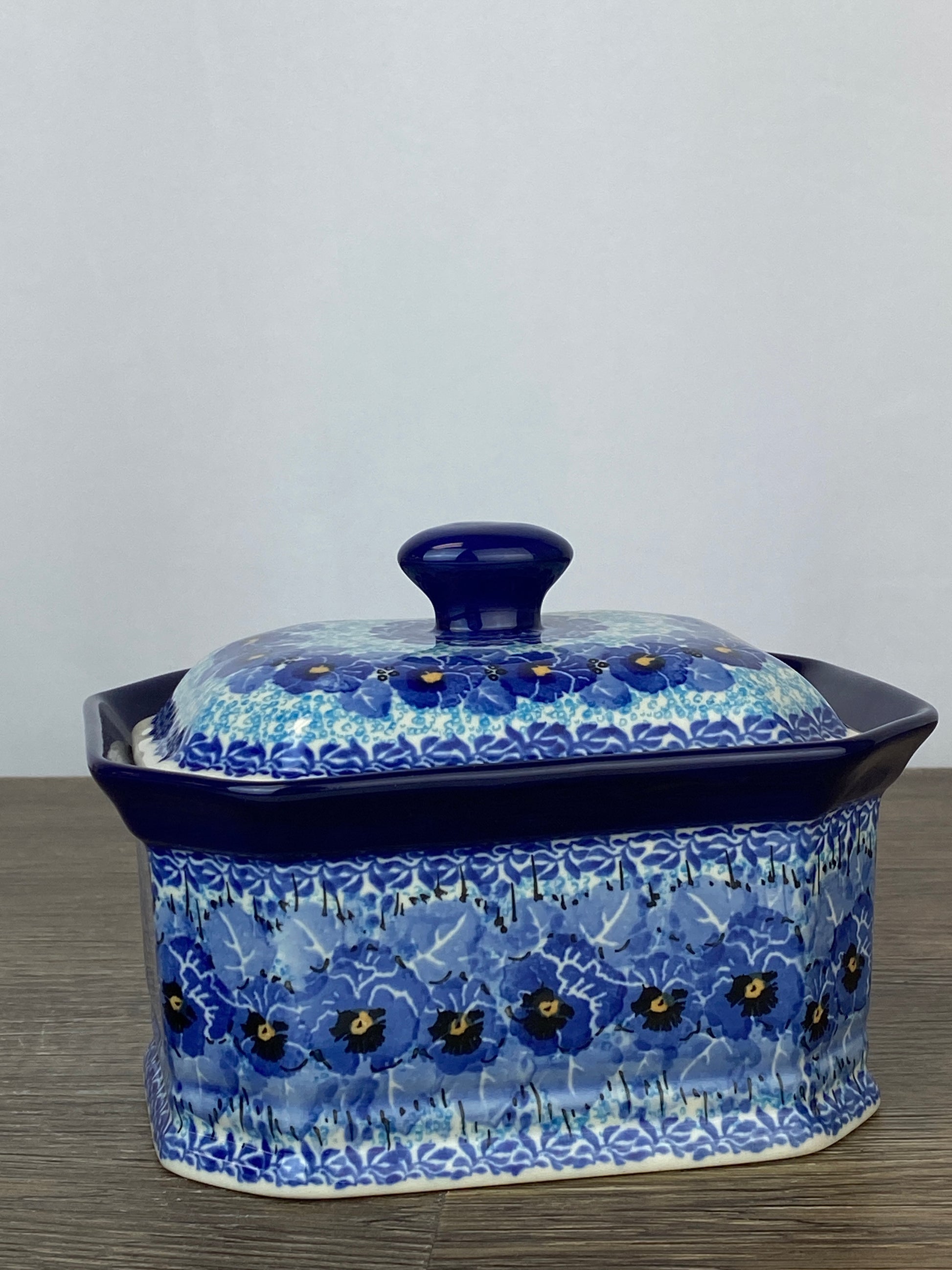 Small Unikat Cake Box - Shape 382 - Pattern U3639 – Polish Pottery Westlake