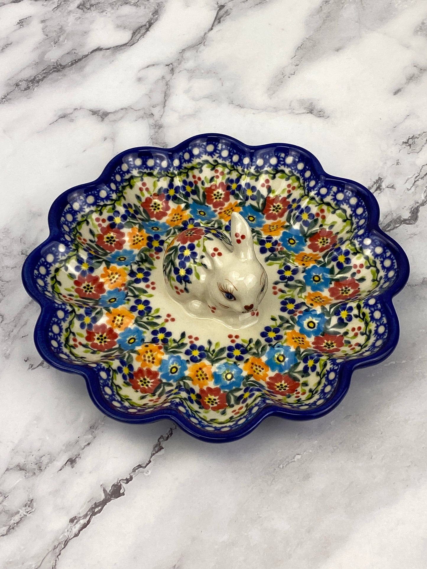 Unikat Bunny Egg Plate - Shape V630 - Bold Floral