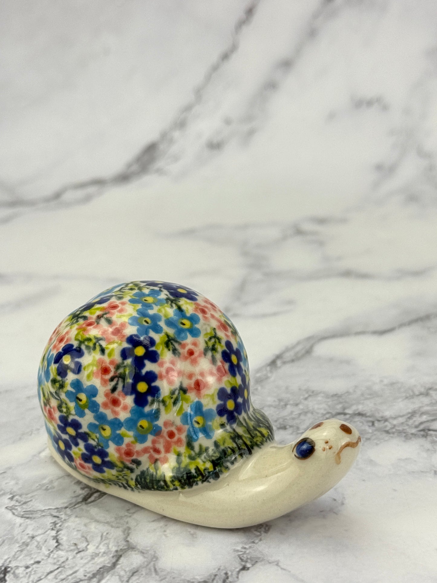 Snail Figurine - Shape V415 - Pattern Pink Posy